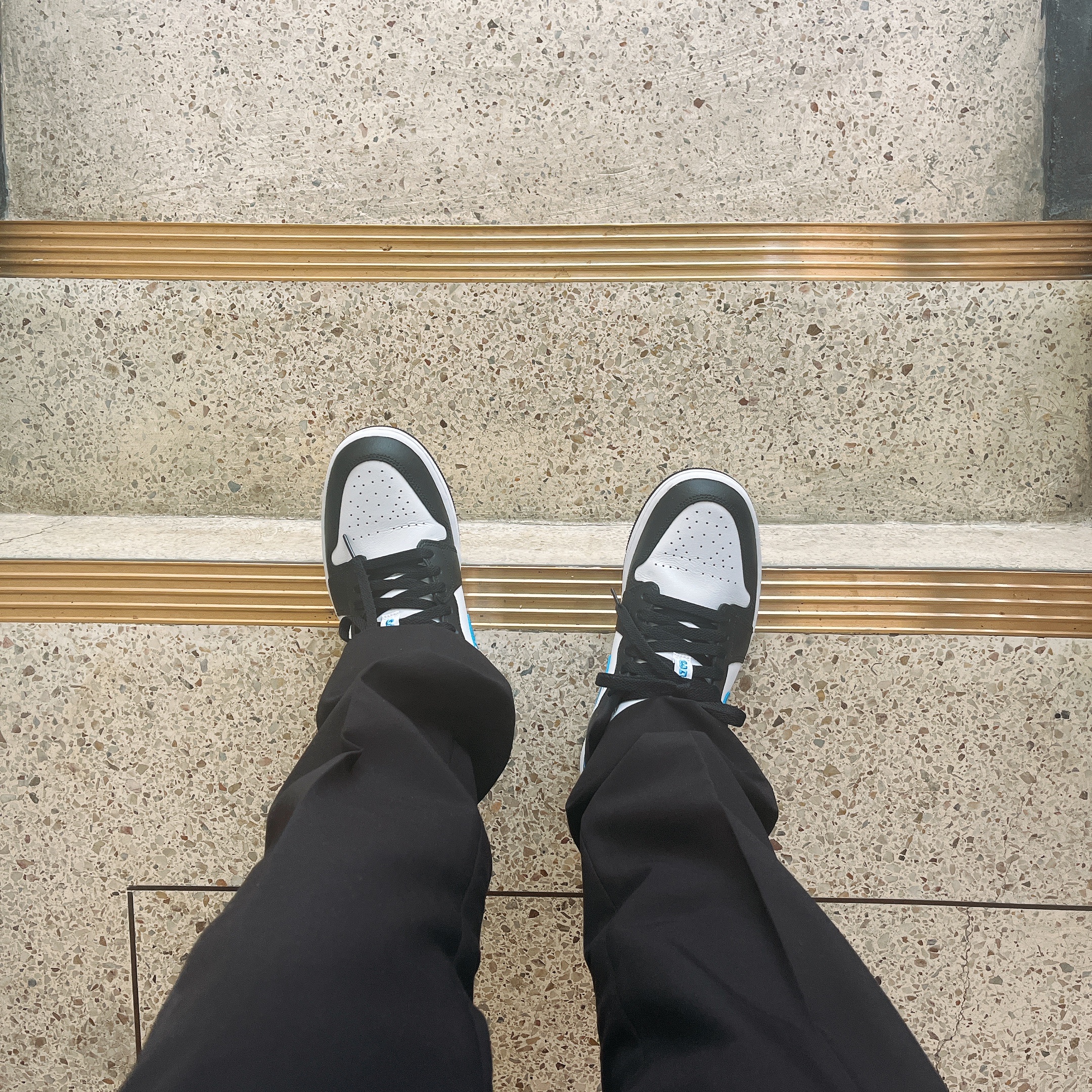 (W) Jordan 1 Low Black University Blue 착용 스타일