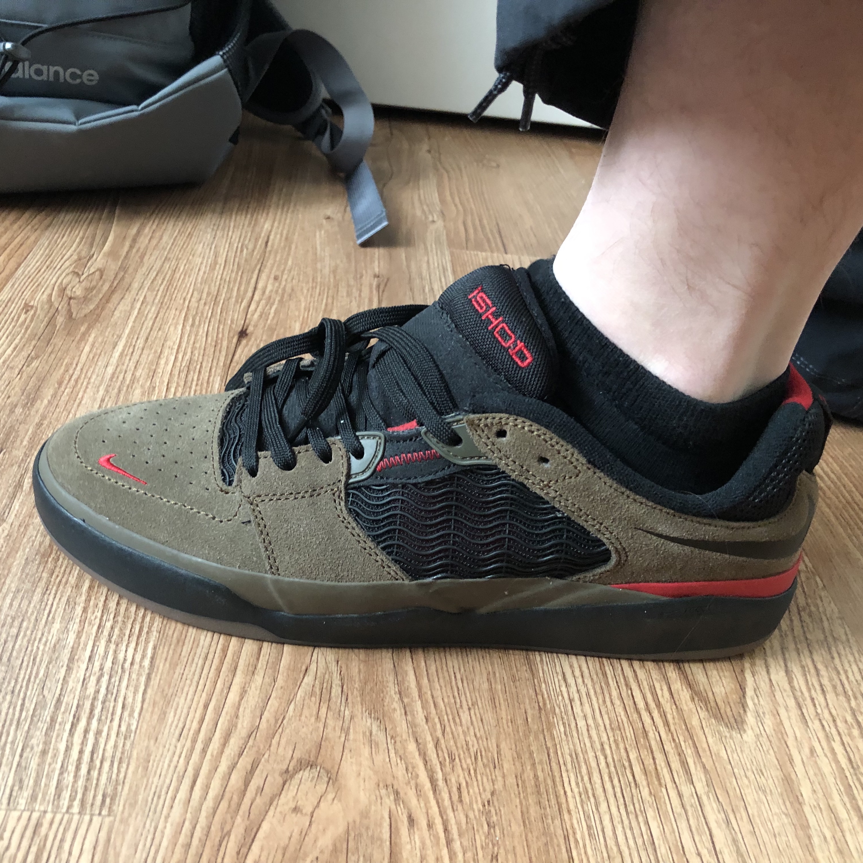 Nike SB Ishod Wair Light Olive 착용 스타일