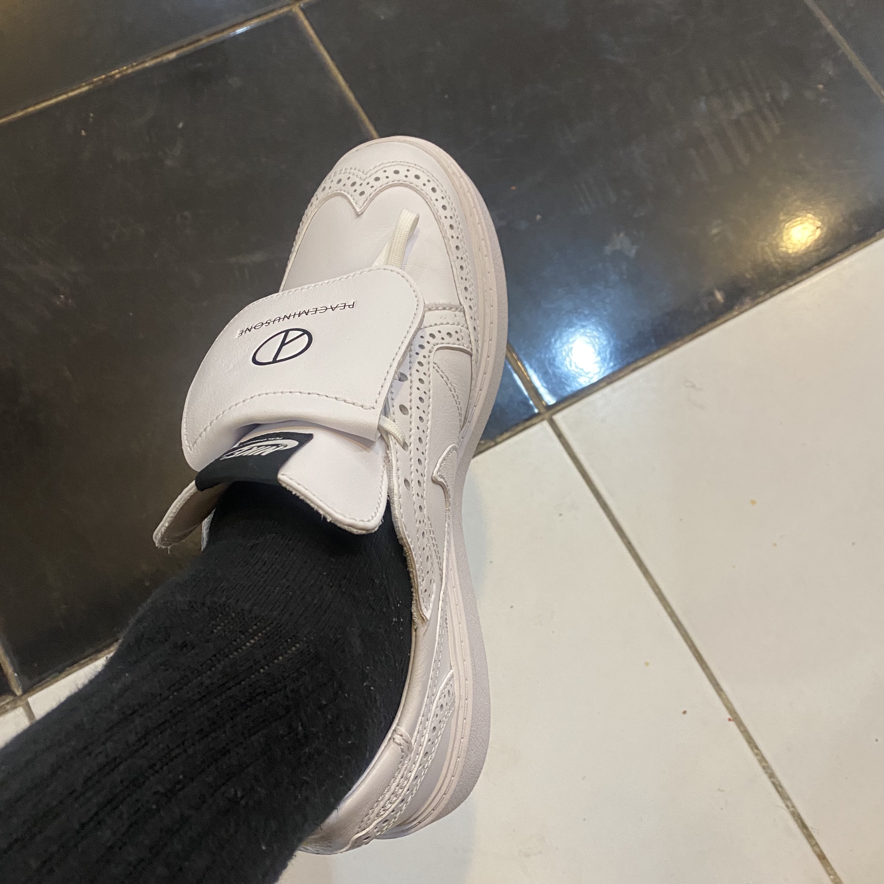 Nike x Peaceminusone Kwondo1 White 착용 스타일 - 4