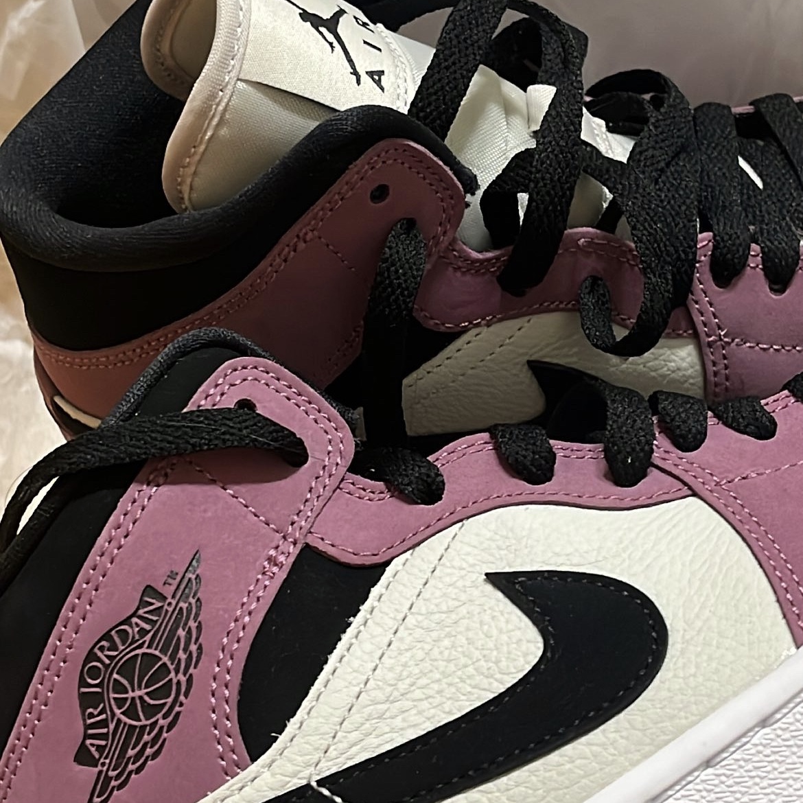 (W) Jordan 1 Mid SE Light Mulberry 착용 스타일