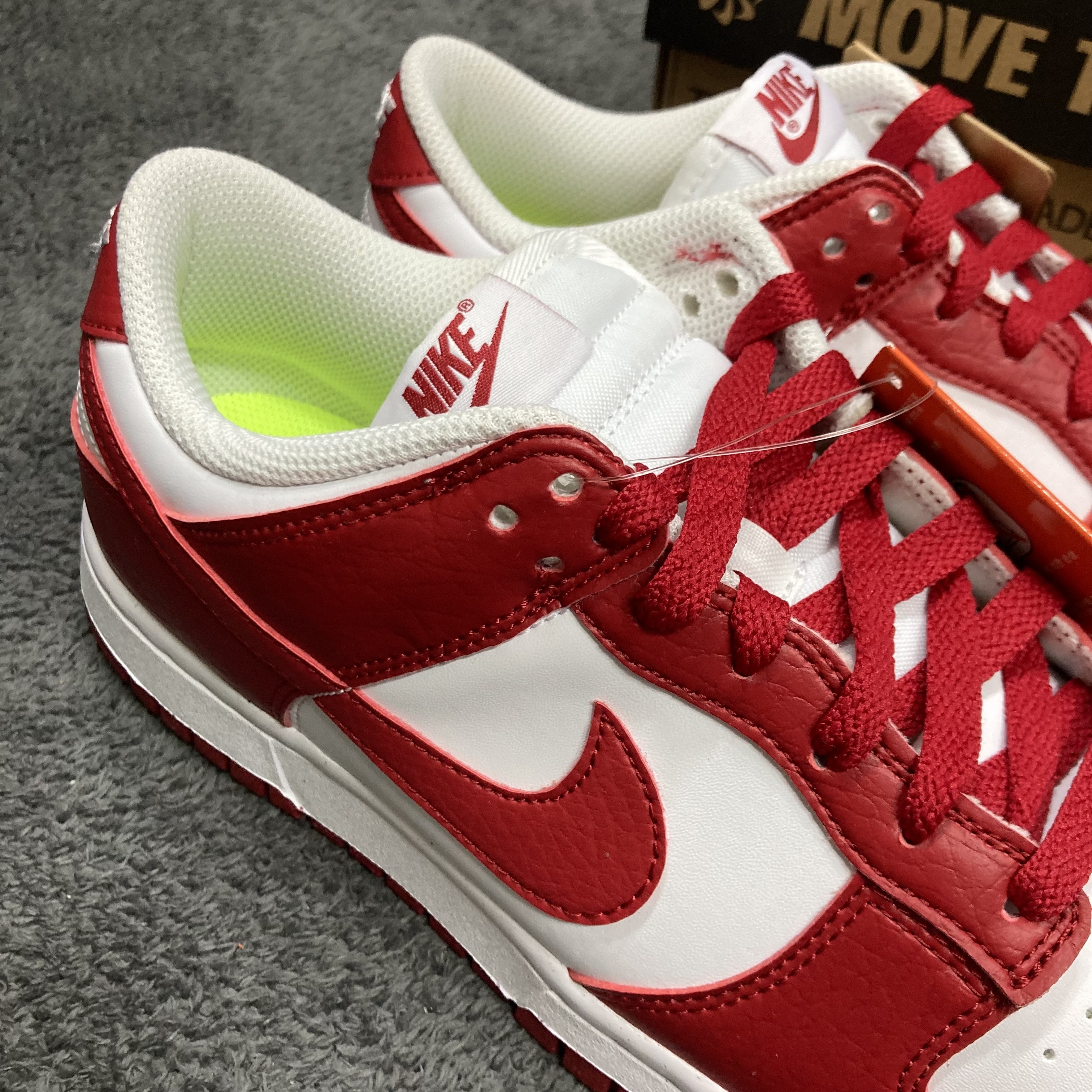(W) Nike Dunk Low Next Nature Gym Red 착용 스타일 - 1