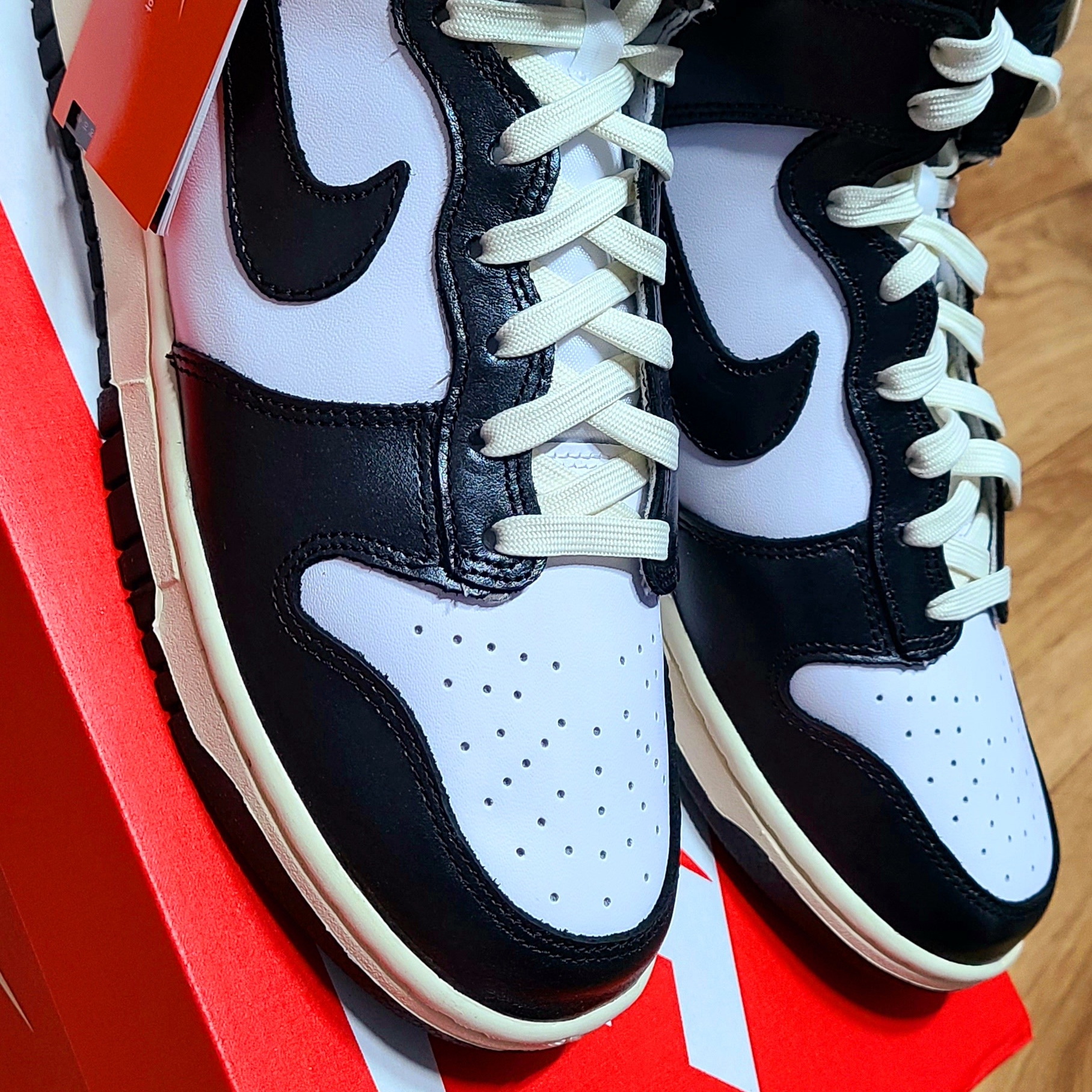 (W) Nike Dunk High Vintage Black 착용 스타일