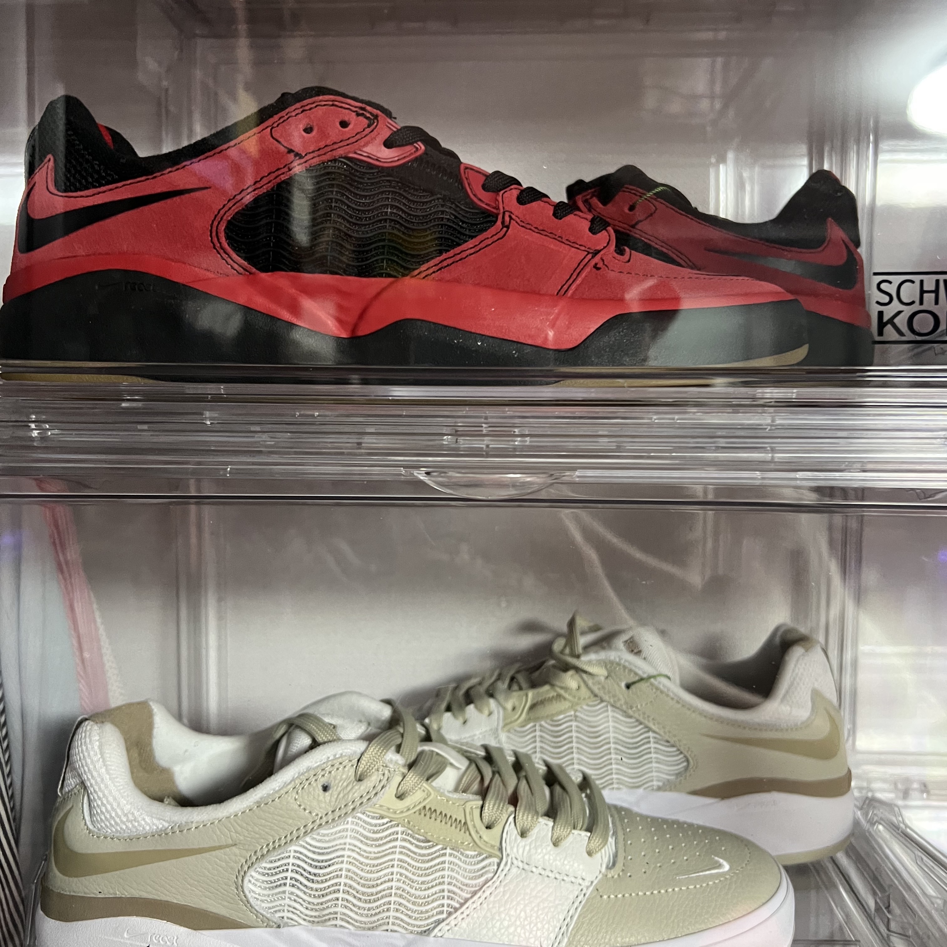 Nike SB Ishod Wair Black Grey, Nike SB Ishod Wair Black Varsity Red 착용 스타일 - 2