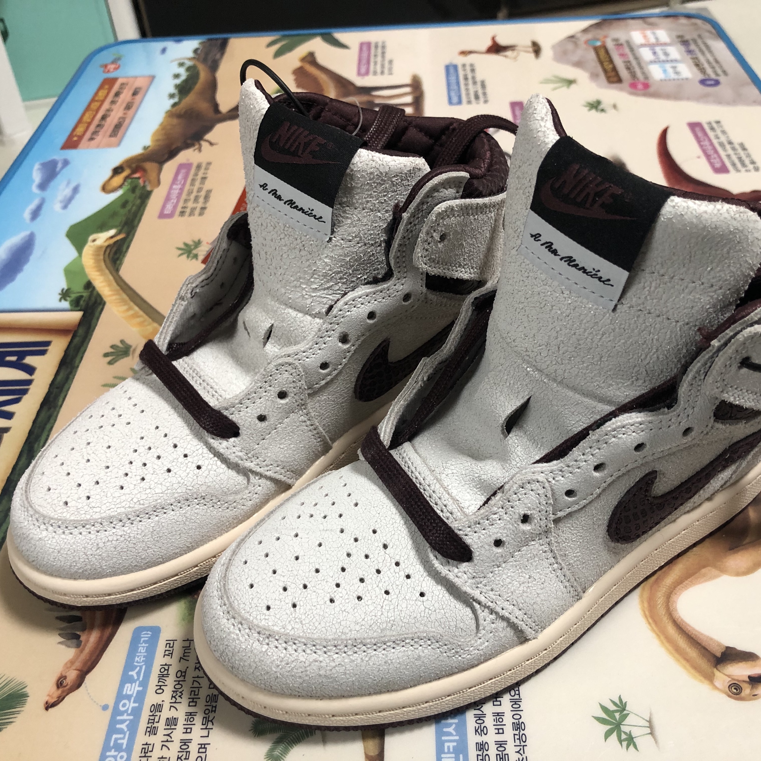 (PS) Jordan 1 x A Ma Maniere Retro High OG SP Burgundy and Sail 착용 스타일