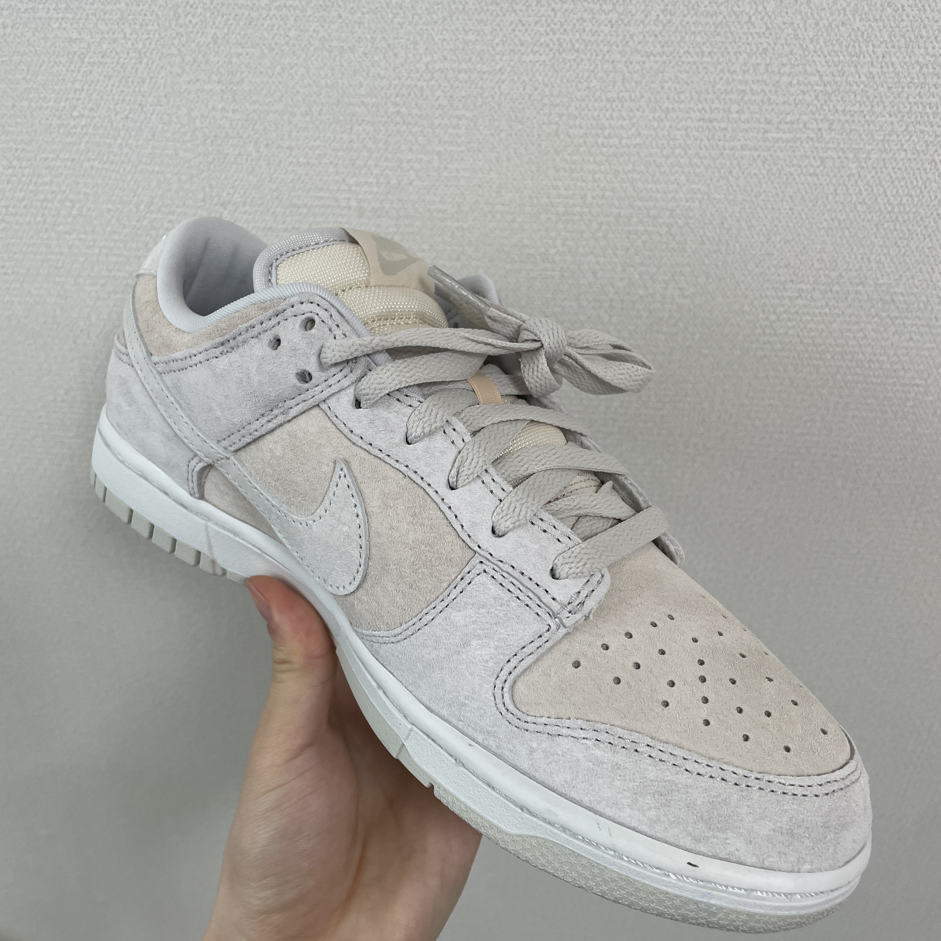 Nike Dunk Low Retro PRM Vast Grey 착용 스타일 - 2