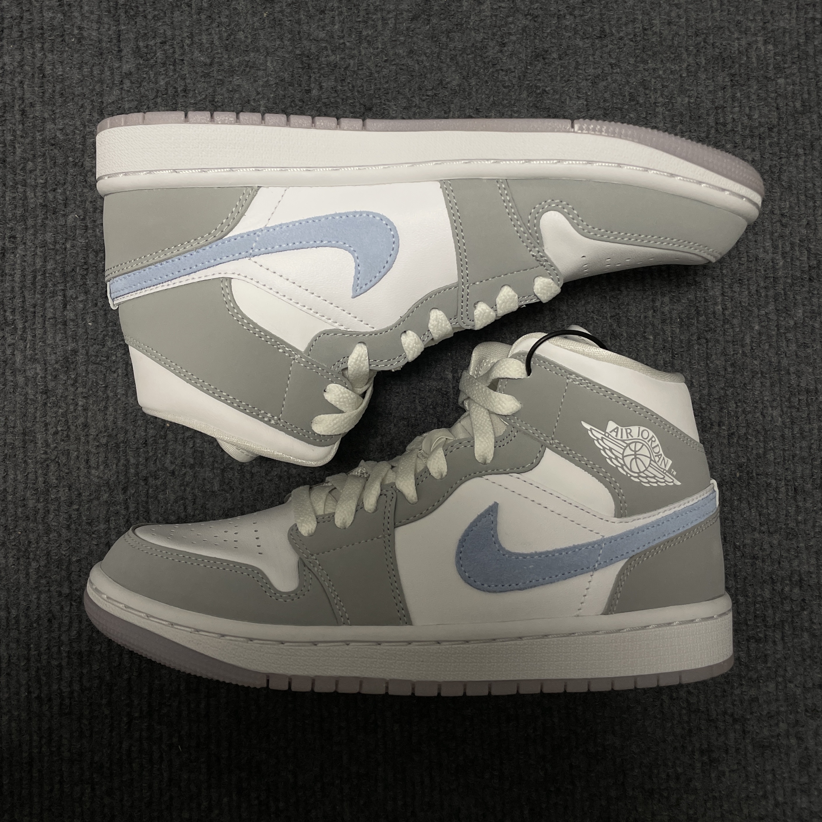 (W) Jordan 1 Mid Wolf Grey 착용 스타일 - 2