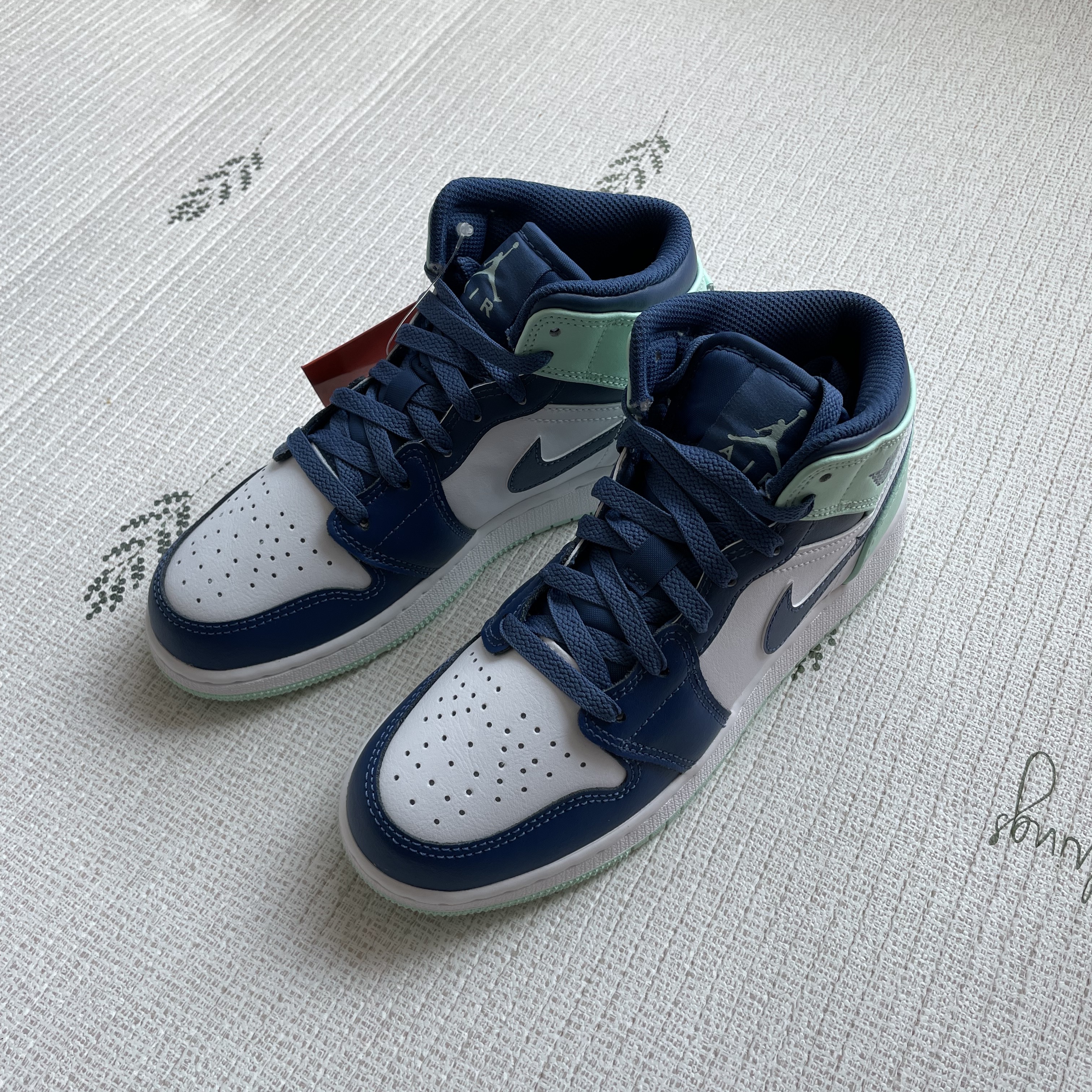 (GS) Jordan 1 Mid Blue Mint 착용 스타일 - 1