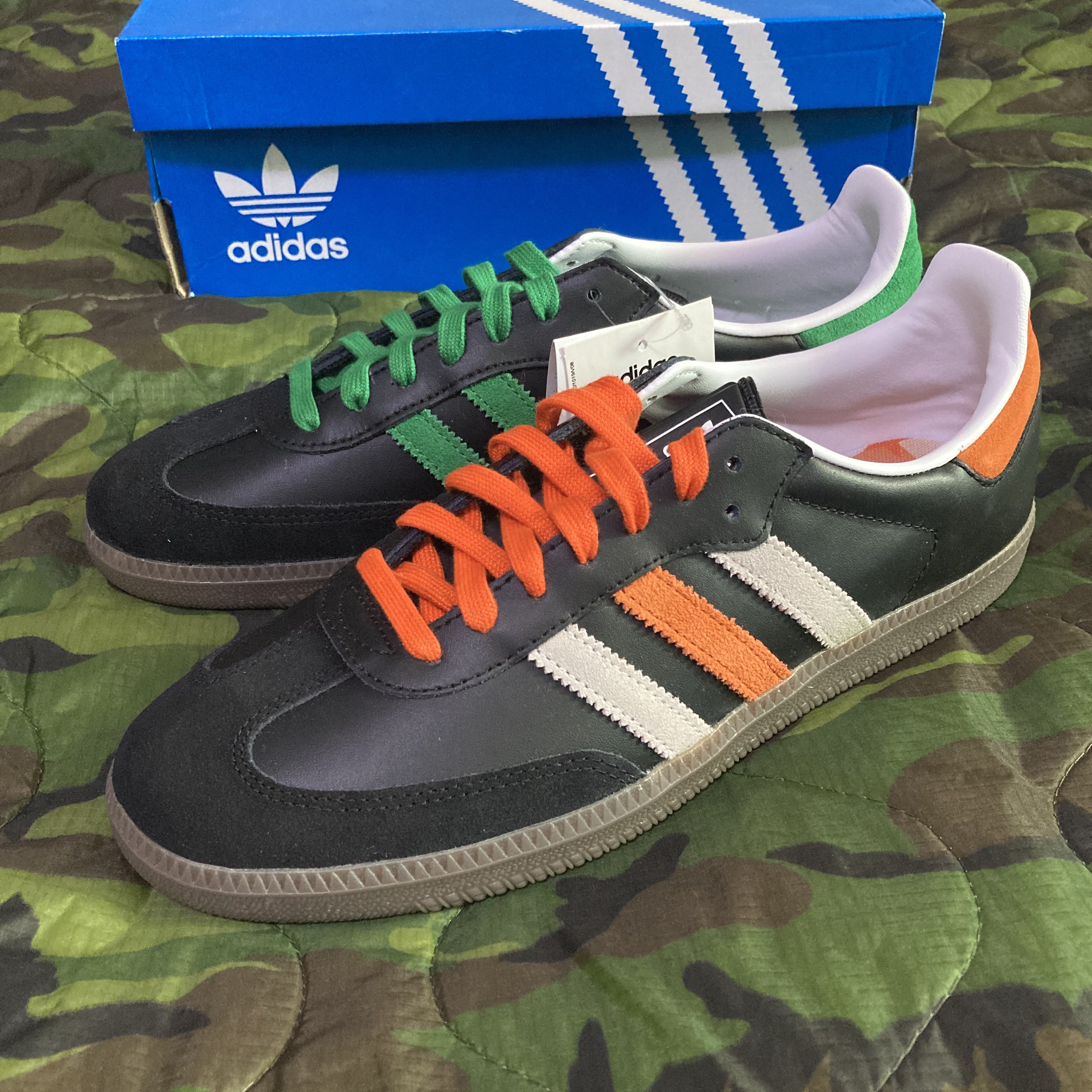 Adidas Samba Black Orange Green 착용 스타일 - 4