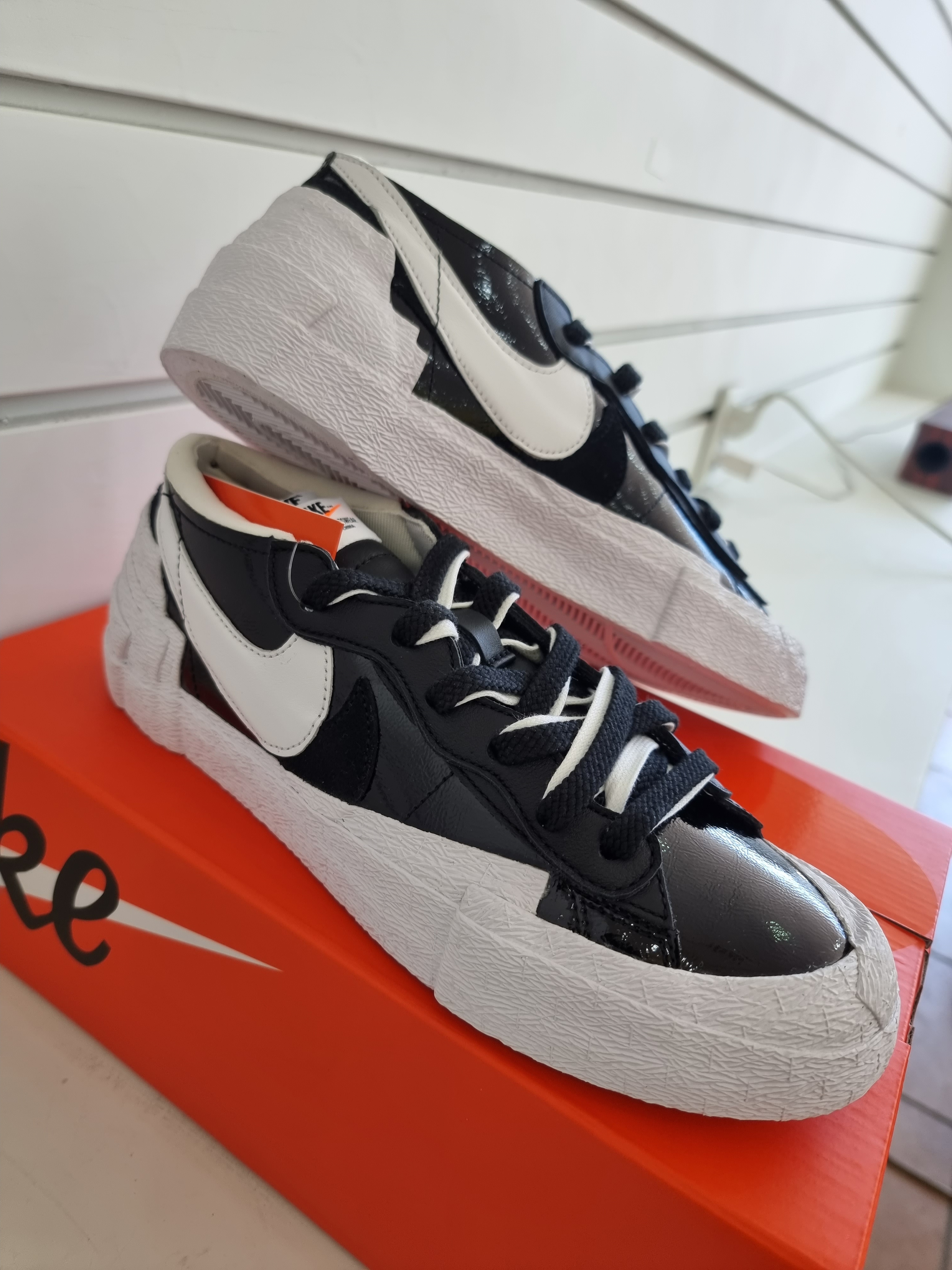 Nike x Sacai Blazer Low Black Patent Leather, Nike x Sacai Blazer Low Iron Grey 착용 스타일 - 4