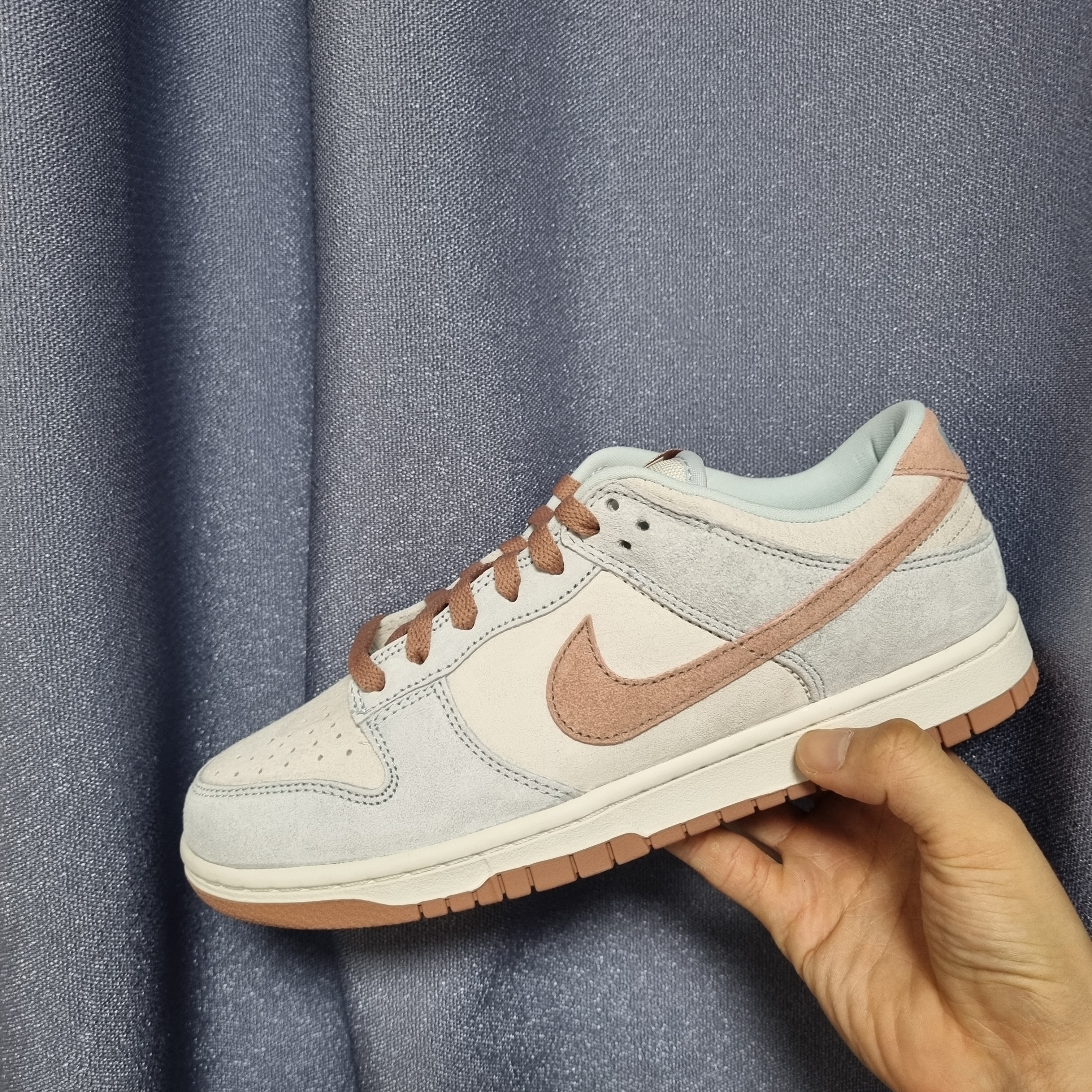 Nike Dunk Low Retro PRM Fossil Rose 착용 스타일 - 1