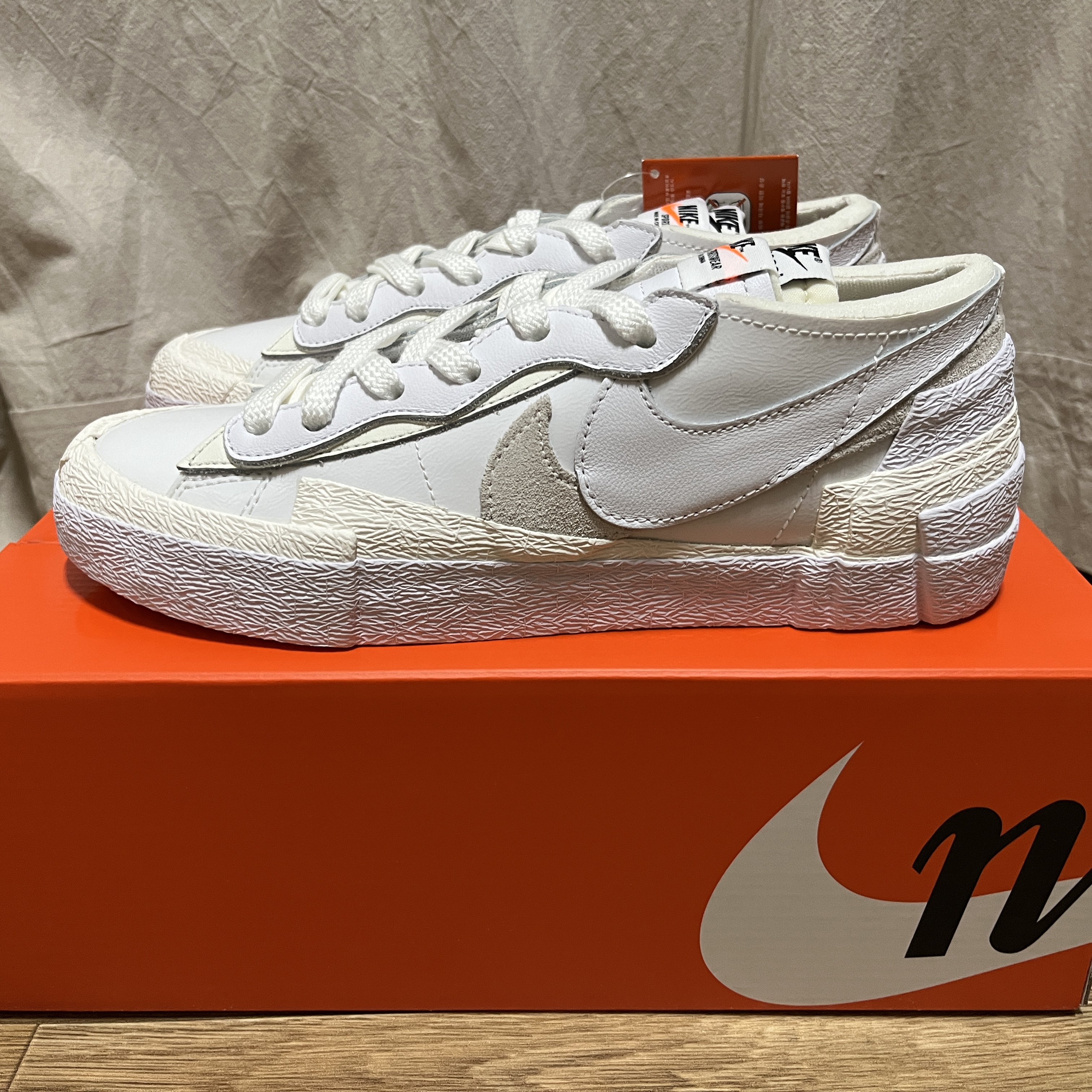 Nike x Sacai Blazer Low White Patent Leather 착용 스타일