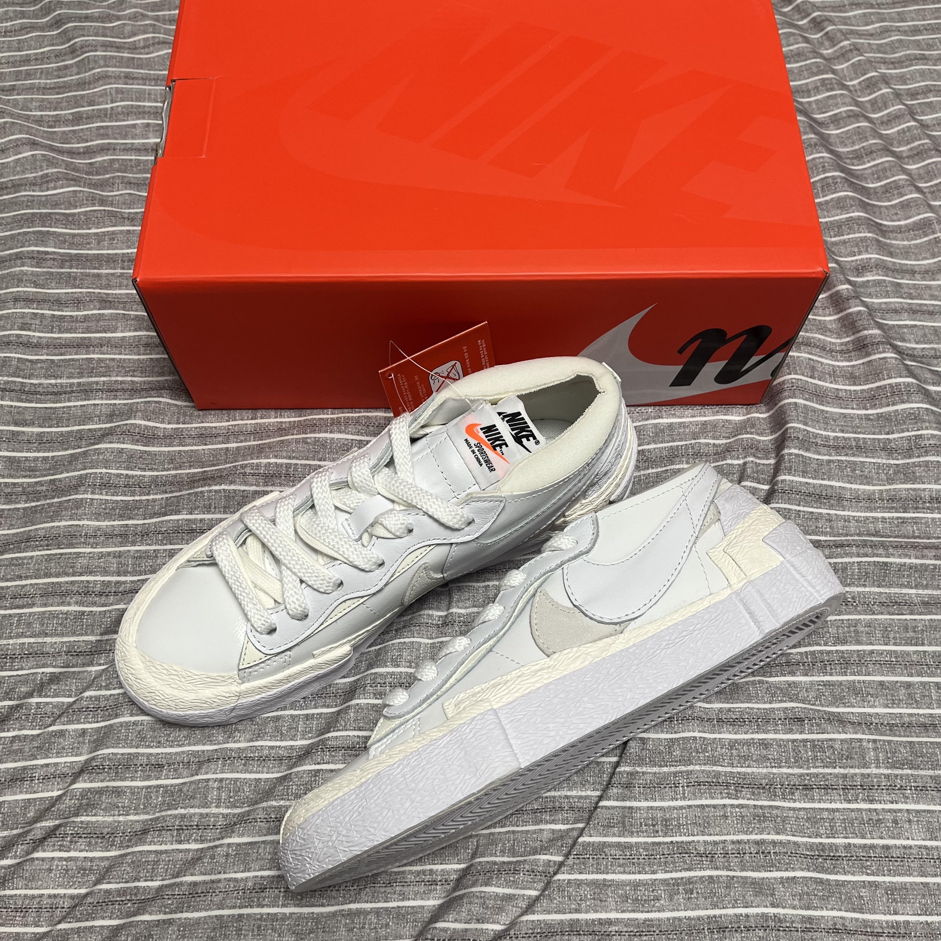 Nike x Sacai Blazer Low White Patent Leather 착용 스타일