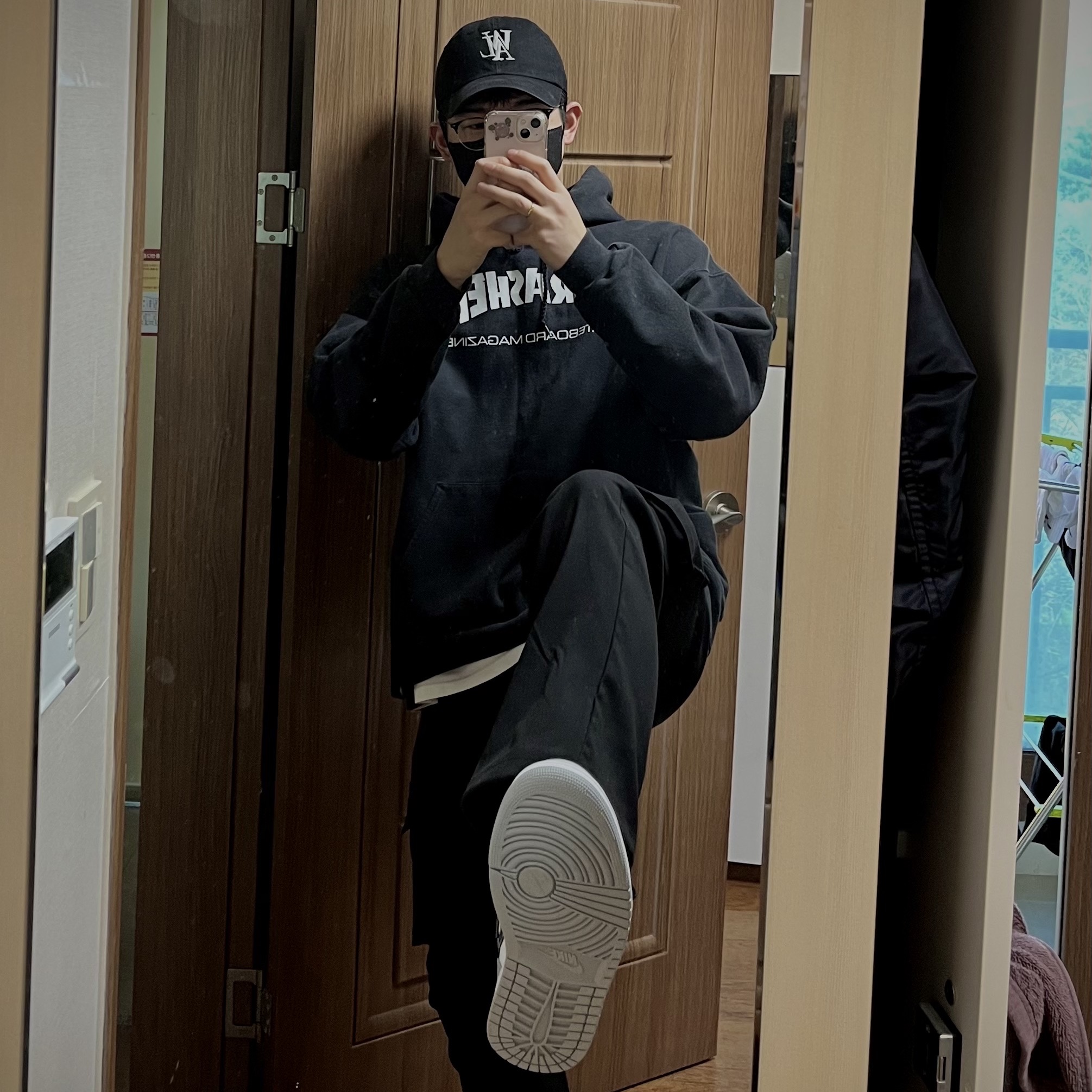 Jordan 1 Mid Light Smoke Grey Anthracite 착용 스타일