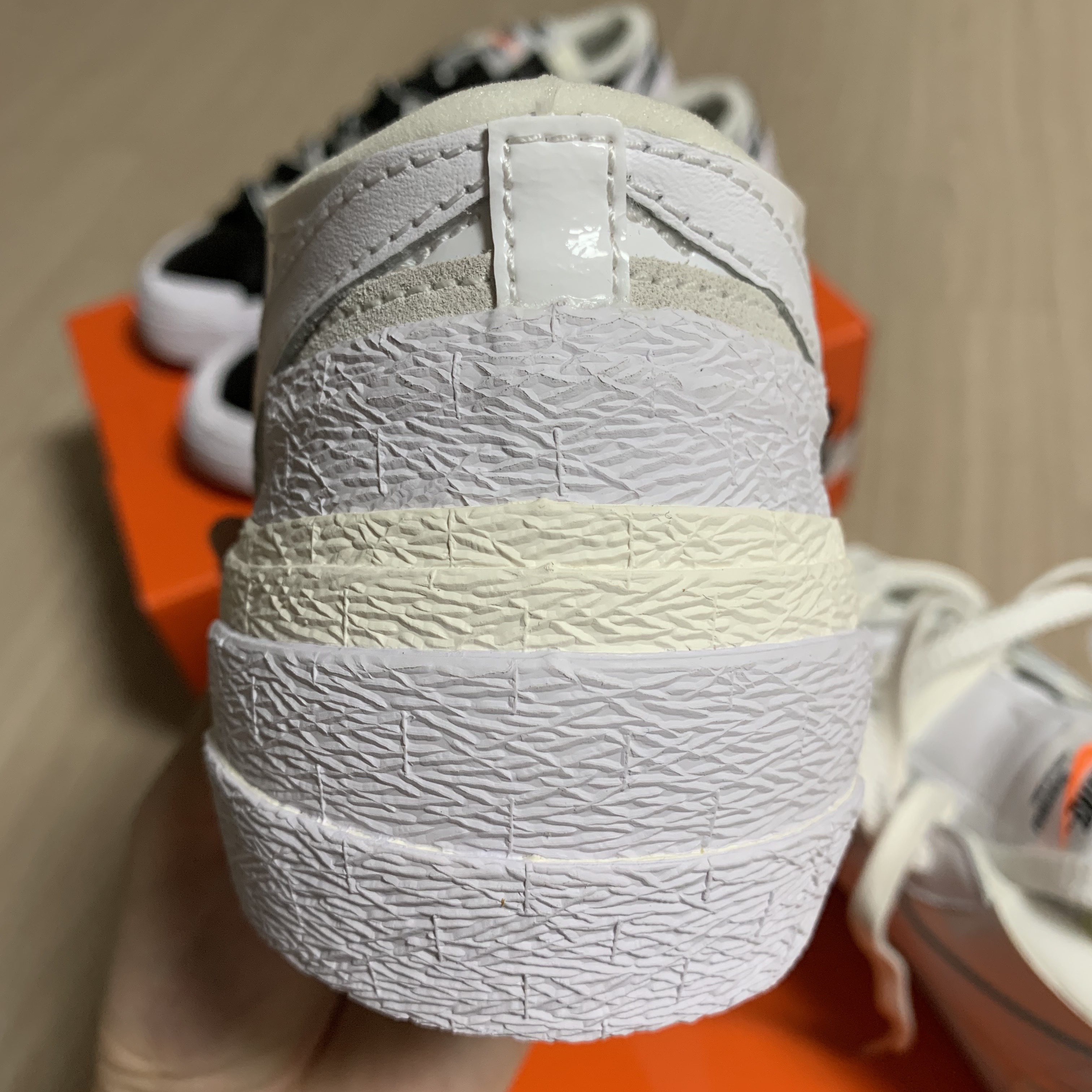 Nike x Sacai Blazer Low White Patent Leather, Nike x Sacai Blazer Low Black Patent Leather 착용 스타일 - 5