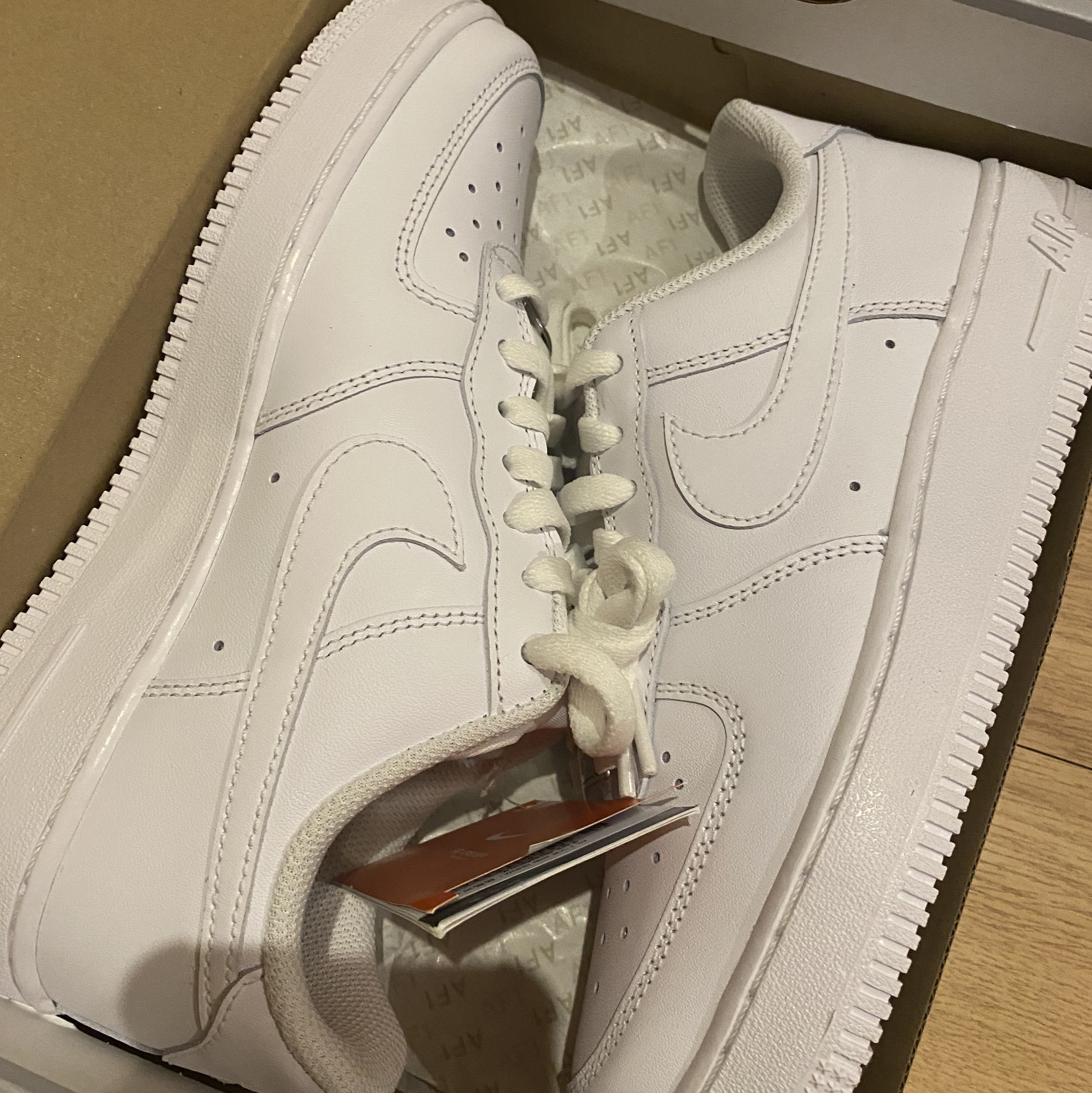 (W) Nike Air Force 1 '07 Low White, Nike Air Force 1 '07 Low White 착용 스타일 - 2