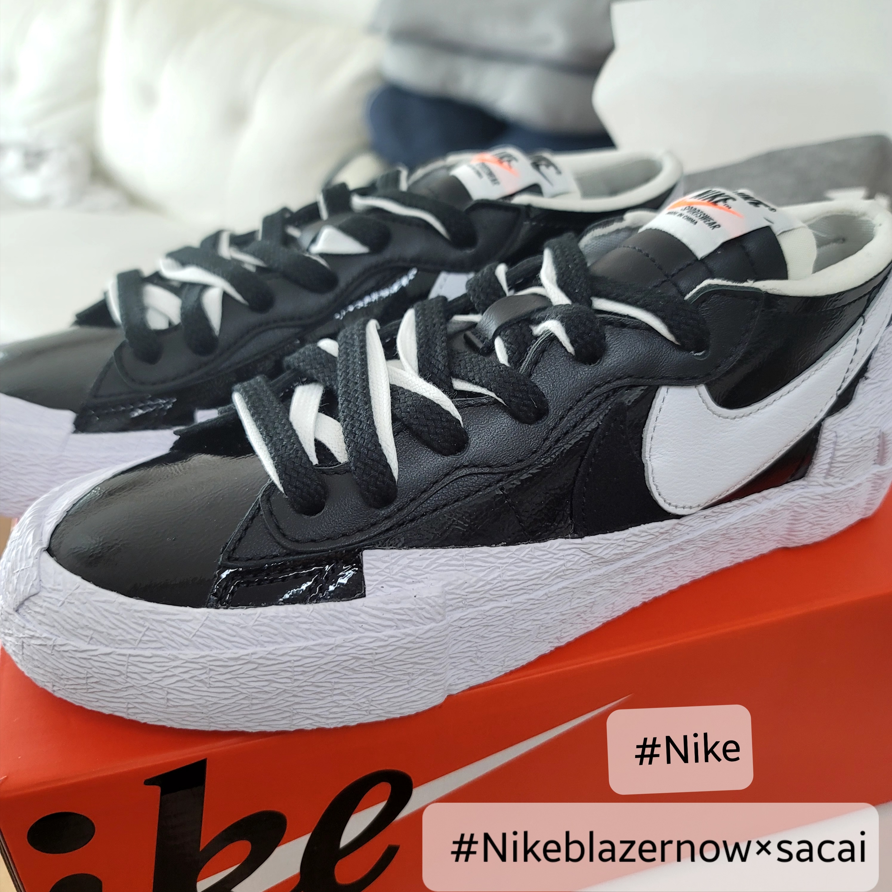 Nike x Sacai Blazer Low Black Patent Leather 착용 스타일 - 1