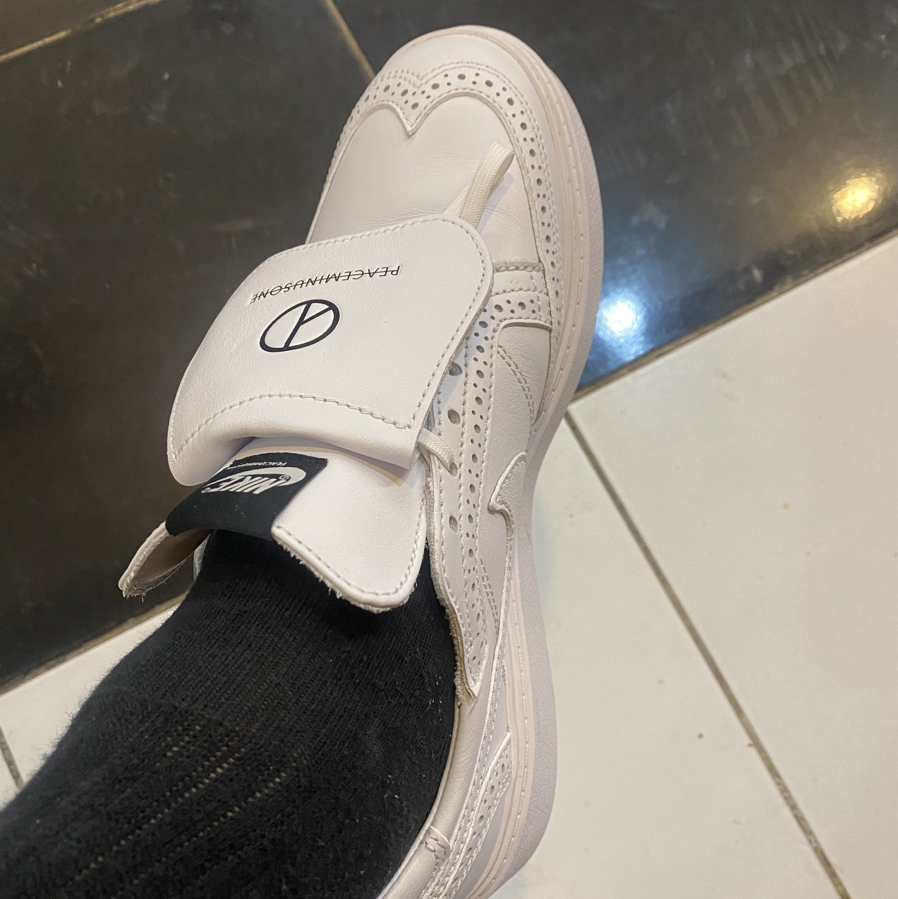 Nike x Peaceminusone Kwondo1 White 착용 스타일 - 2