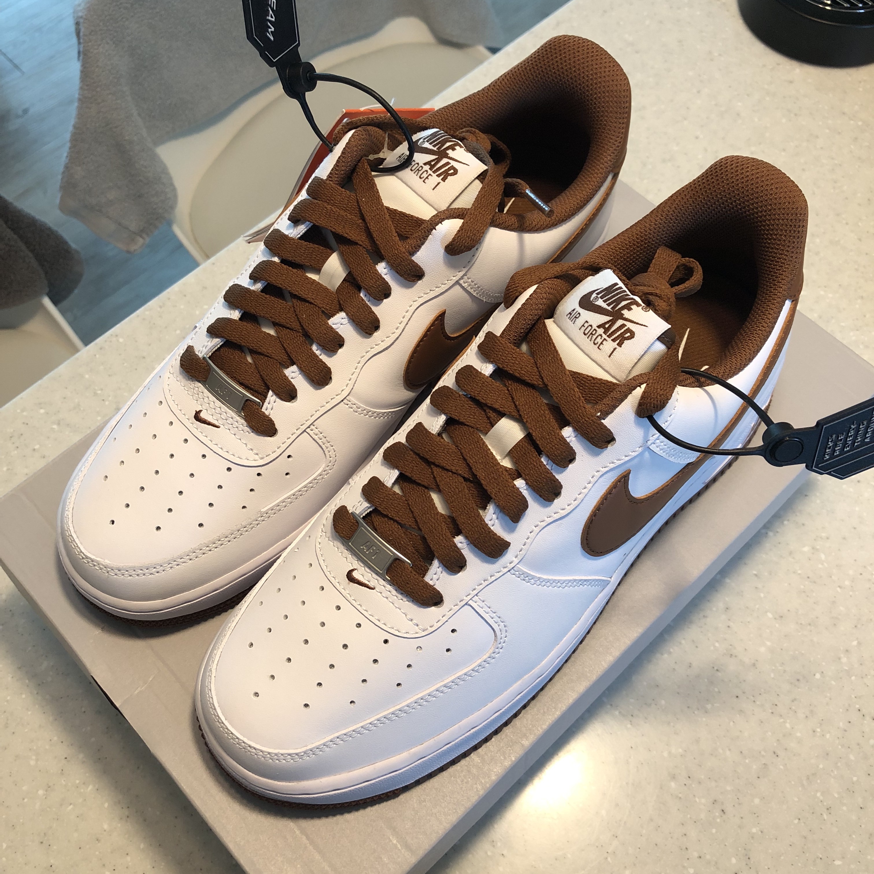 Nike Air Force 1 '07 Pecan 착용 스타일 - 1