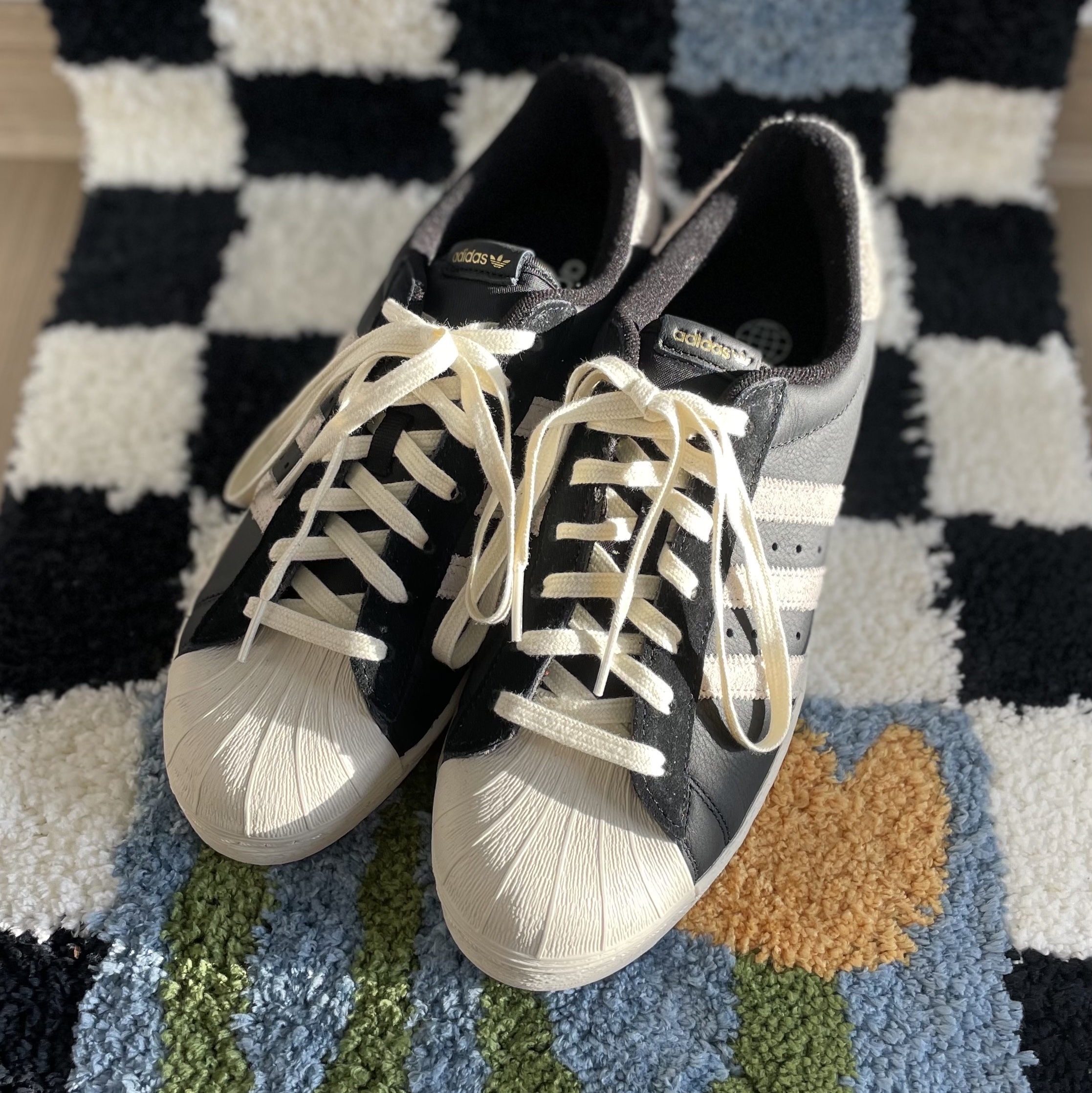 Adidas Superstar 82 Black White 착용 스타일