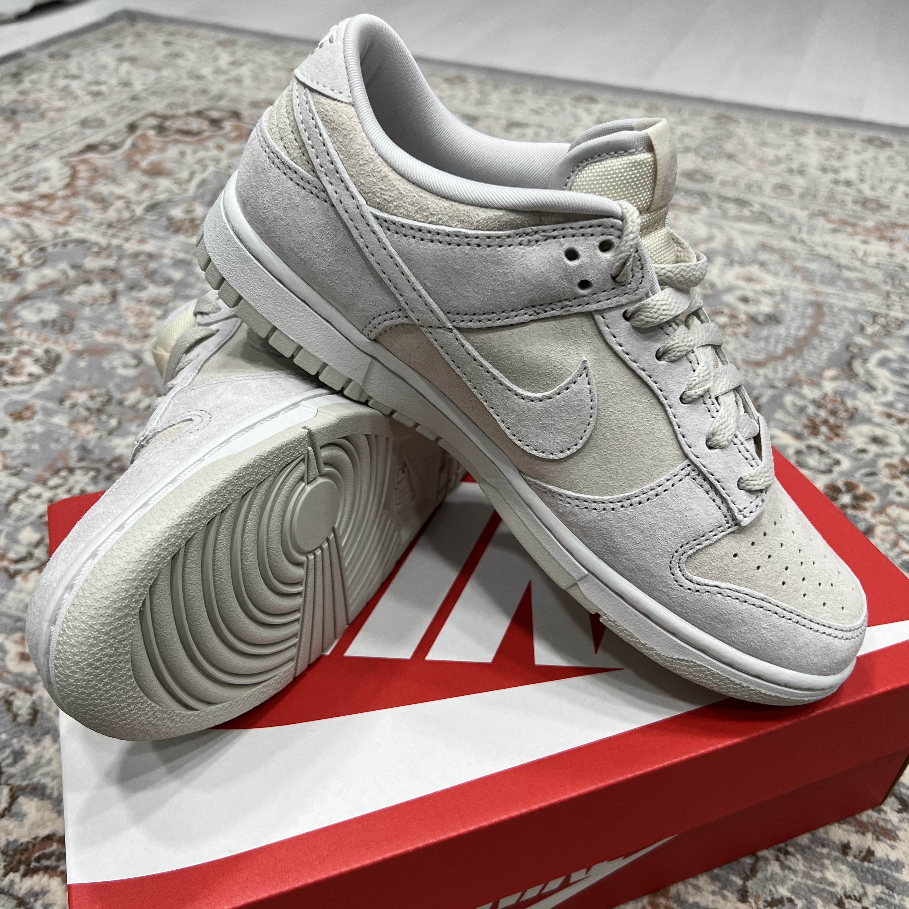 Nike Dunk Low Retro PRM Vast Grey 착용 스타일 - 1