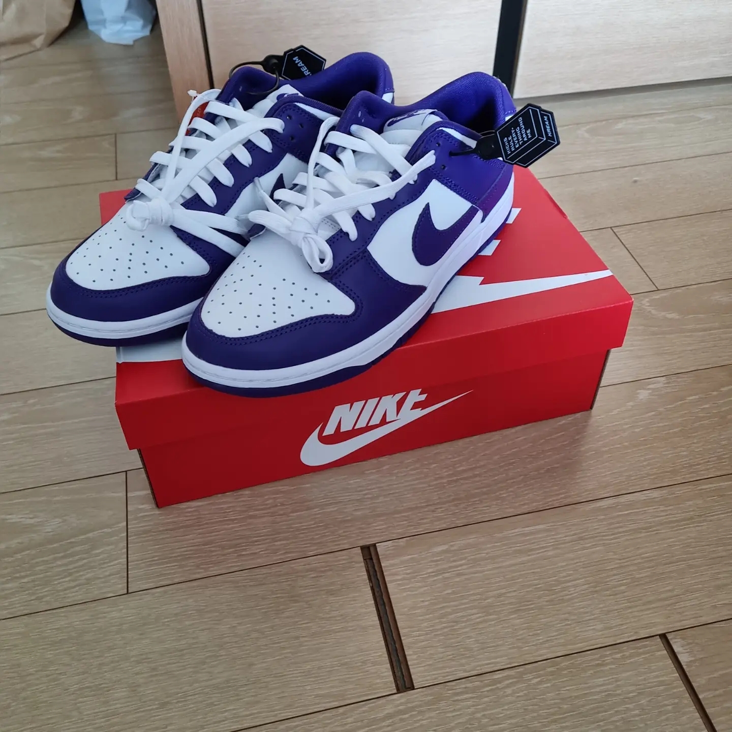 Nike Dunk Low Retro Championship Court Purple 착용 스타일 - 3