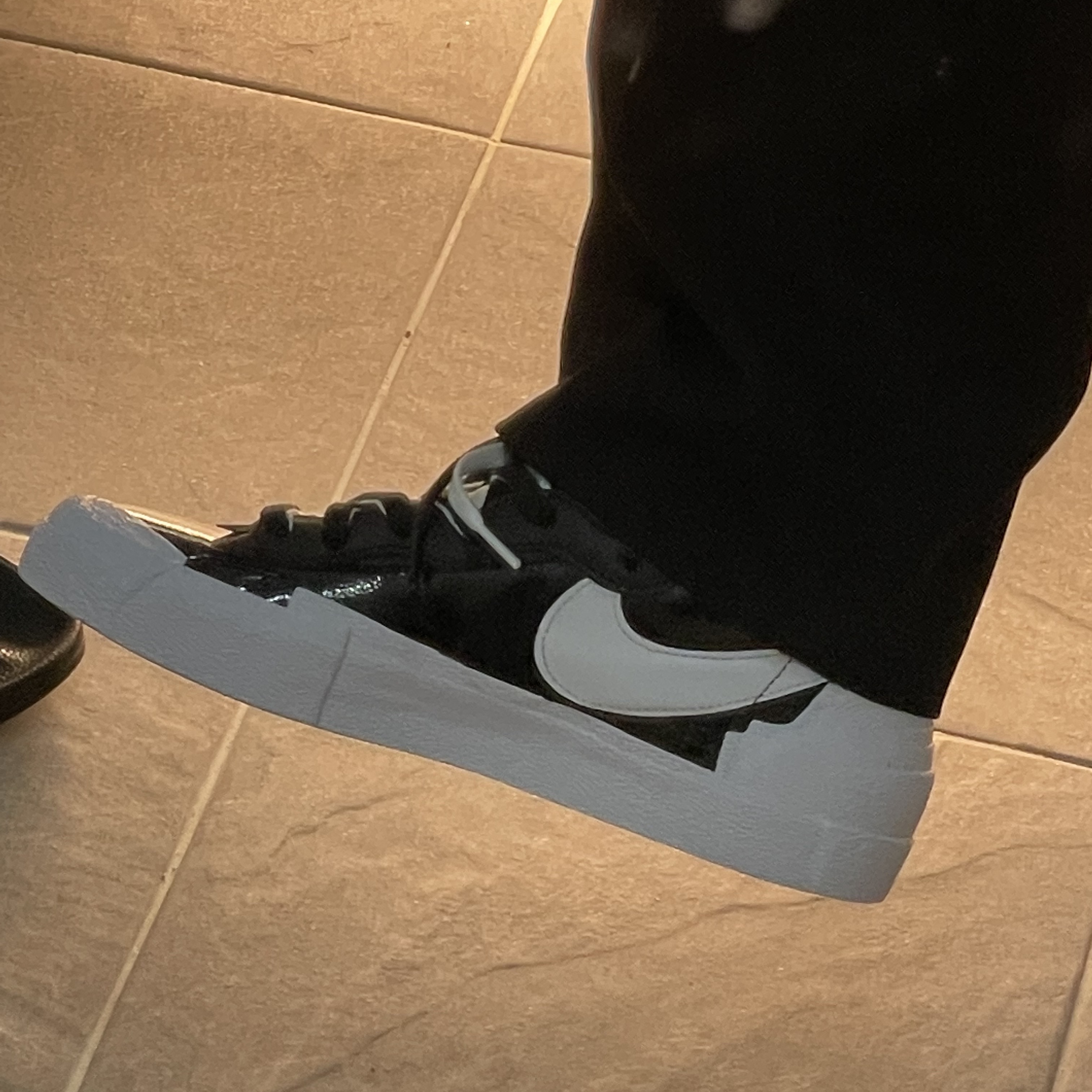 Nike x Sacai Blazer Low Black Patent Leather 착용 스타일