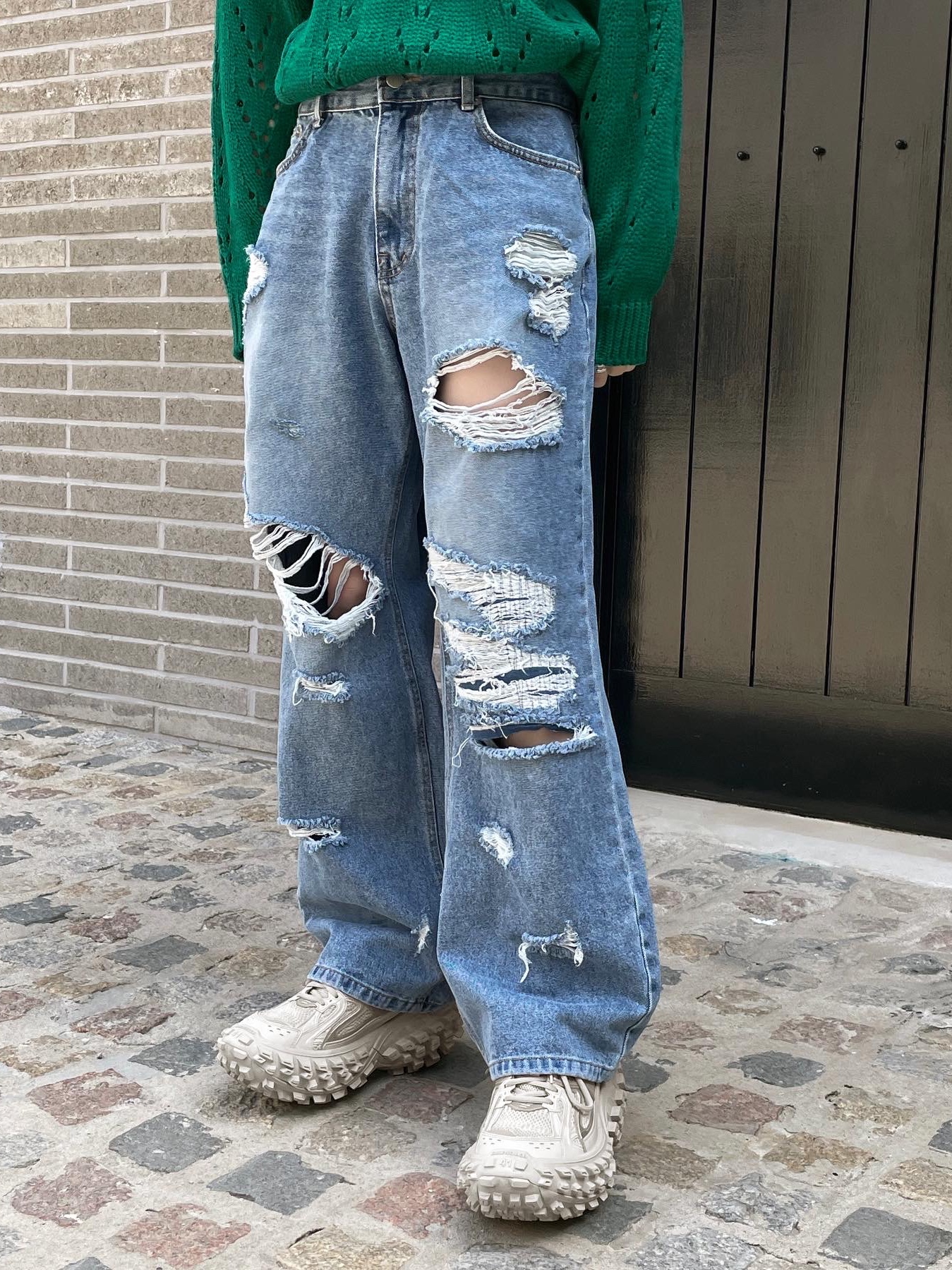 Balenciaga Defender Sneakers Beige 착용 스타일 - 5
