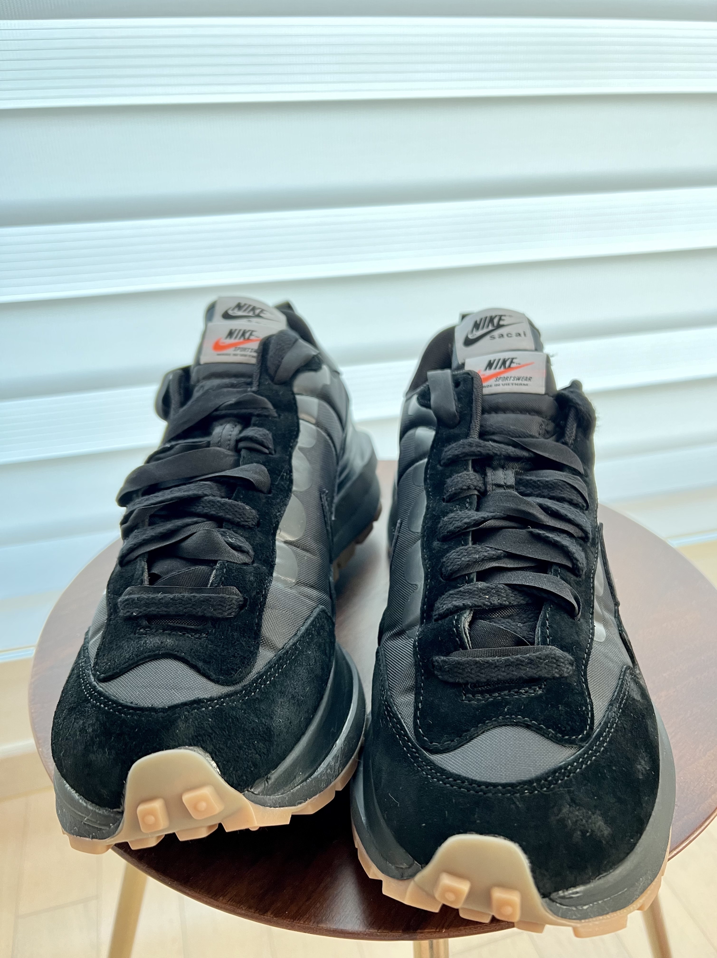 Nike x Sacai VaporWaffle Black and Gum 착용 스타일
