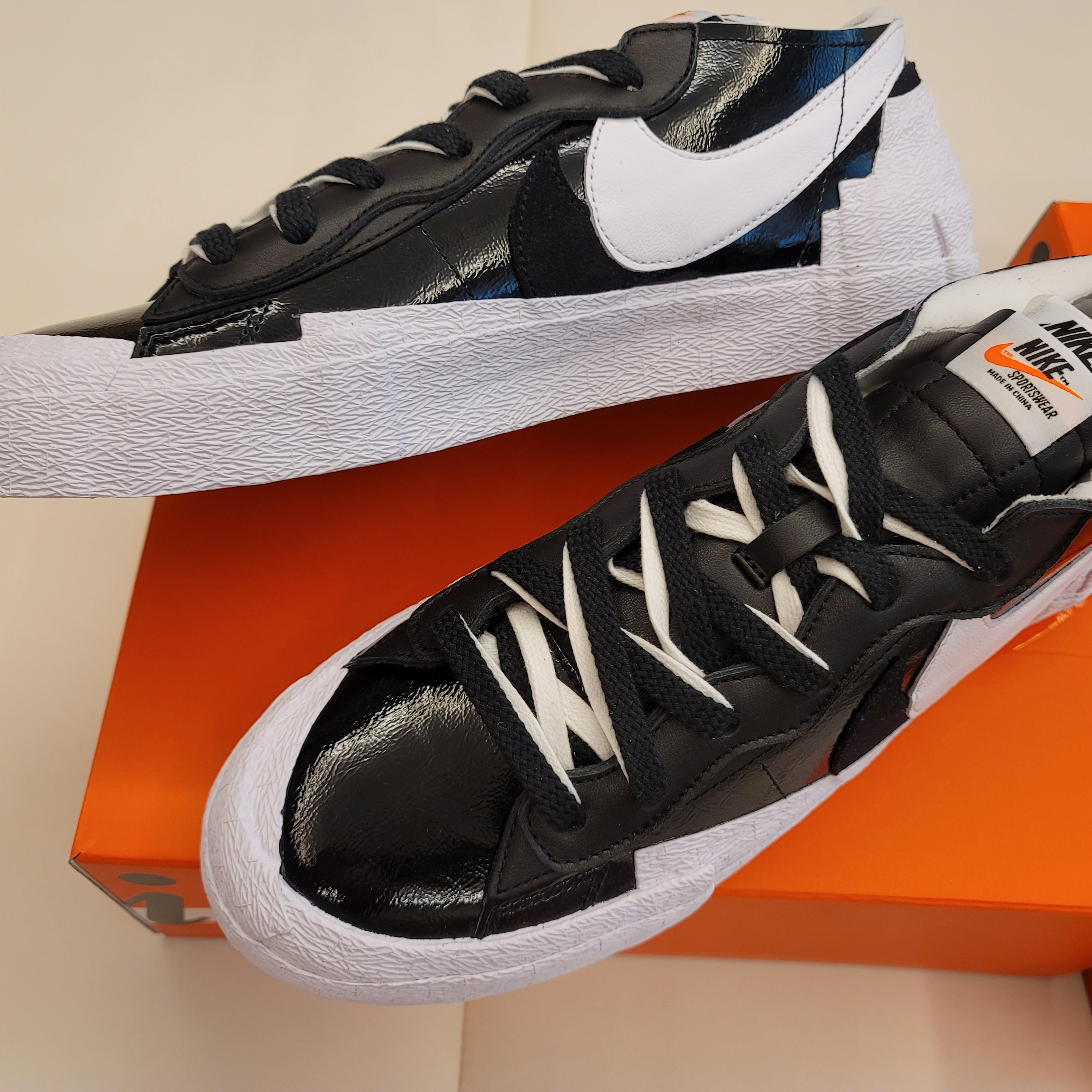 Nike x Sacai Blazer Low Black Patent Leather, Nike x Sacai Blazer Low White Patent Leather 착용 스타일 - 5