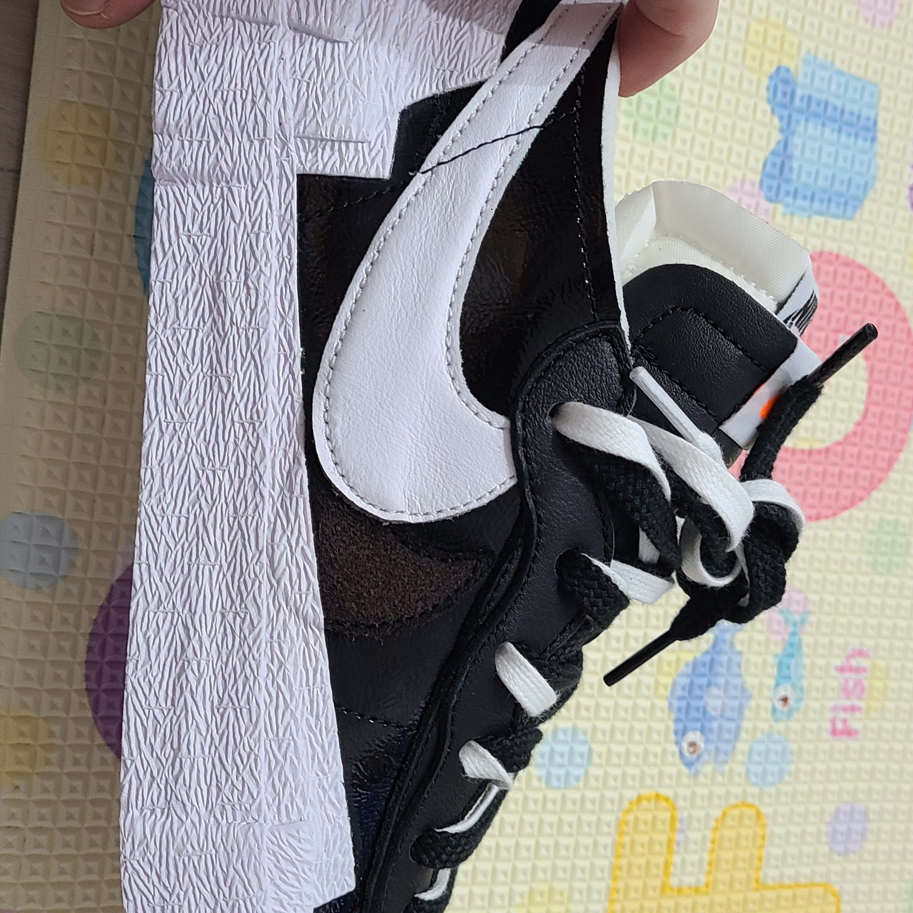 Nike x Sacai Blazer Low Black Patent Leather 착용 스타일