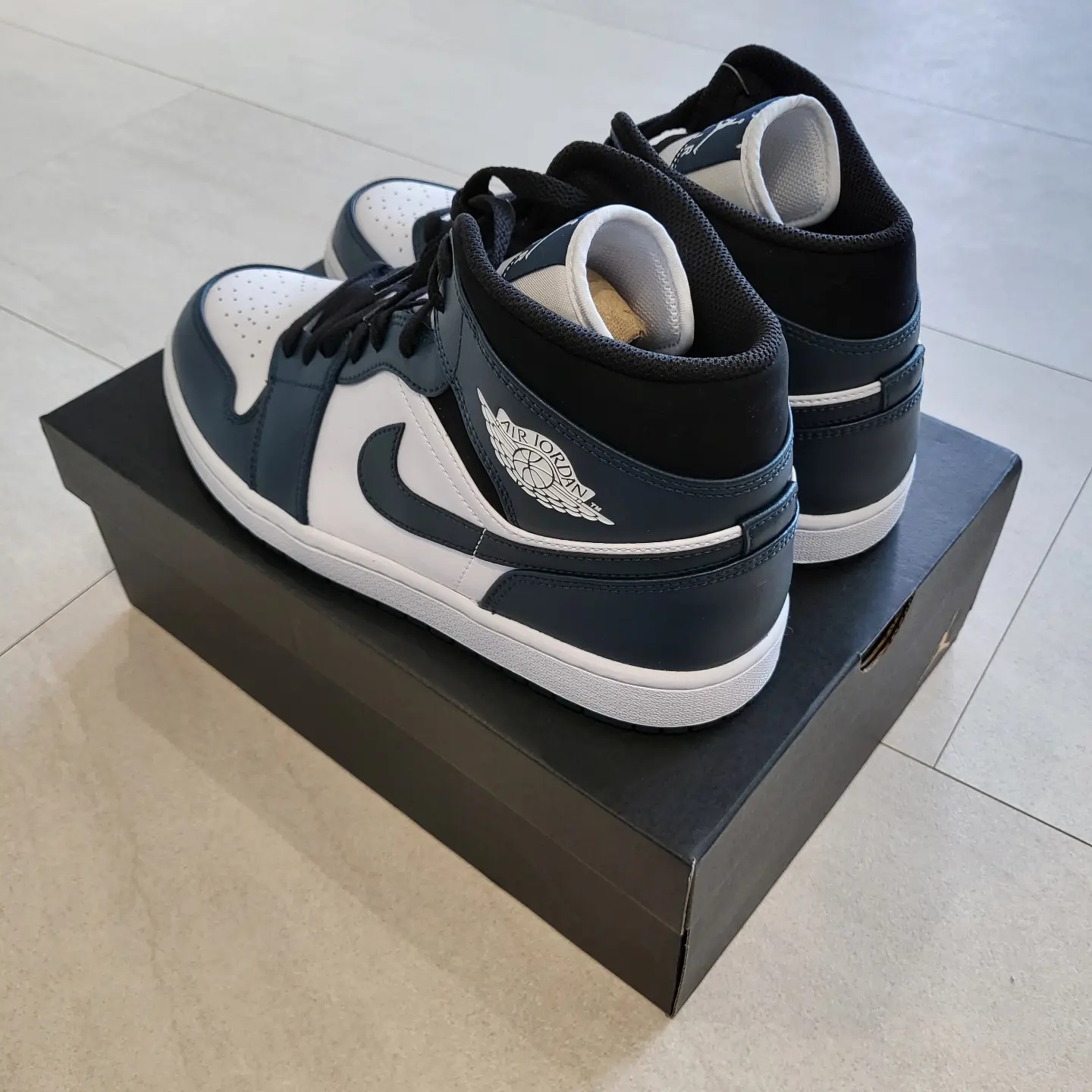 Jordan 1 Mid Dark Teal 착용 스타일 - 3