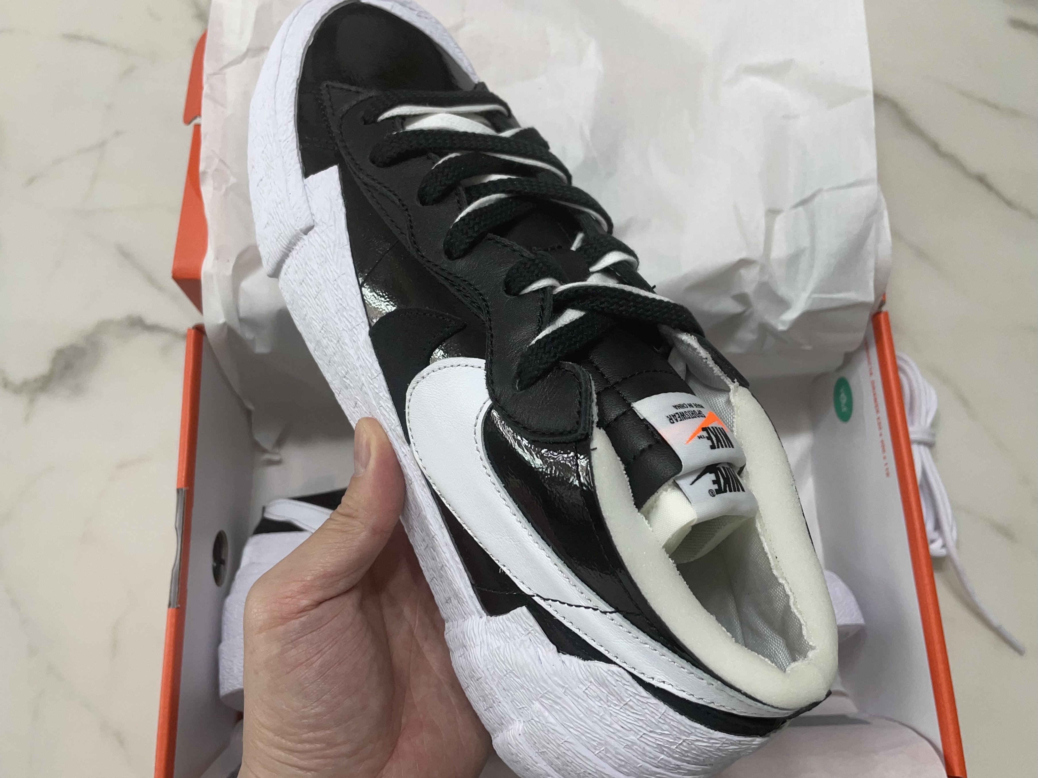 Nike x Sacai Blazer Low Black Patent Leather 착용 스타일