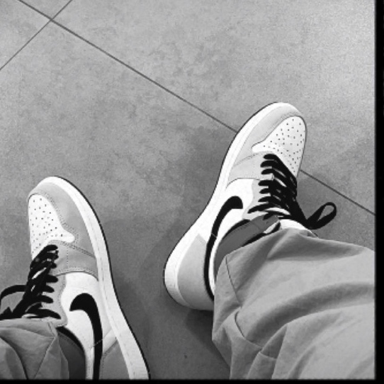 Jordan 1 Retro High OG Light Smoke Grey 착용 스타일 - 4