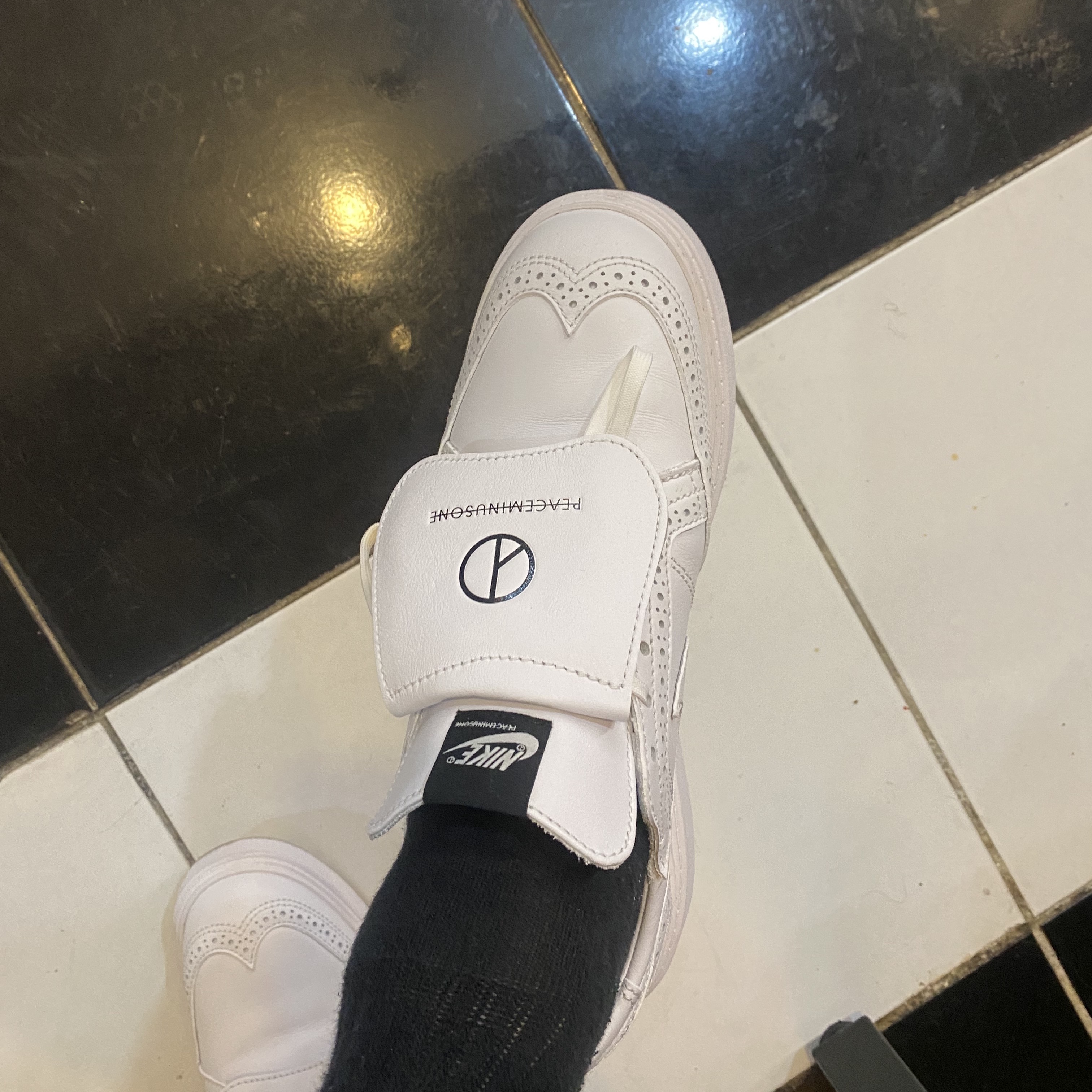 Nike x Peaceminusone Kwondo1 White 착용 스타일 - 3
