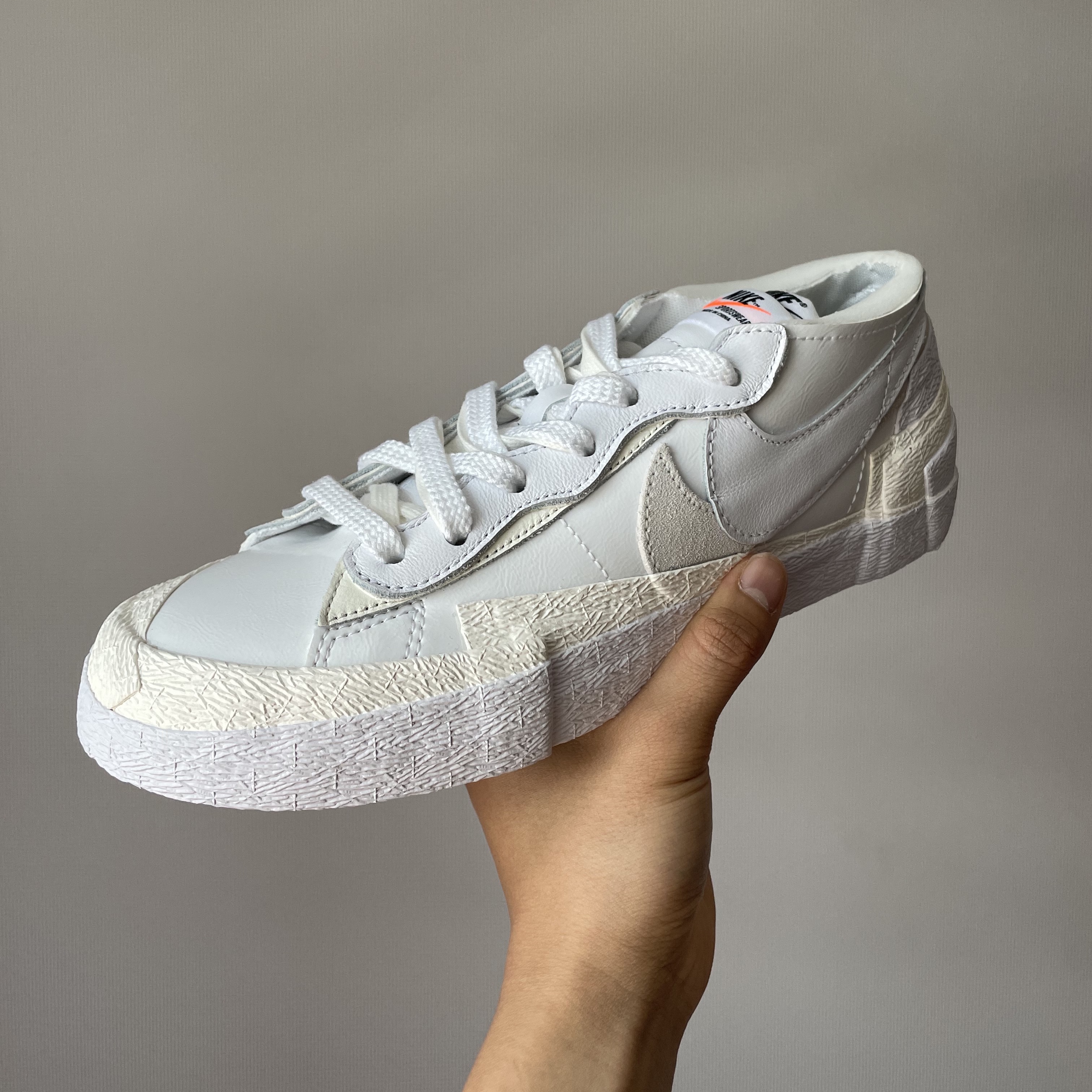 Nike x Sacai Blazer Low White Patent Leather 착용 스타일