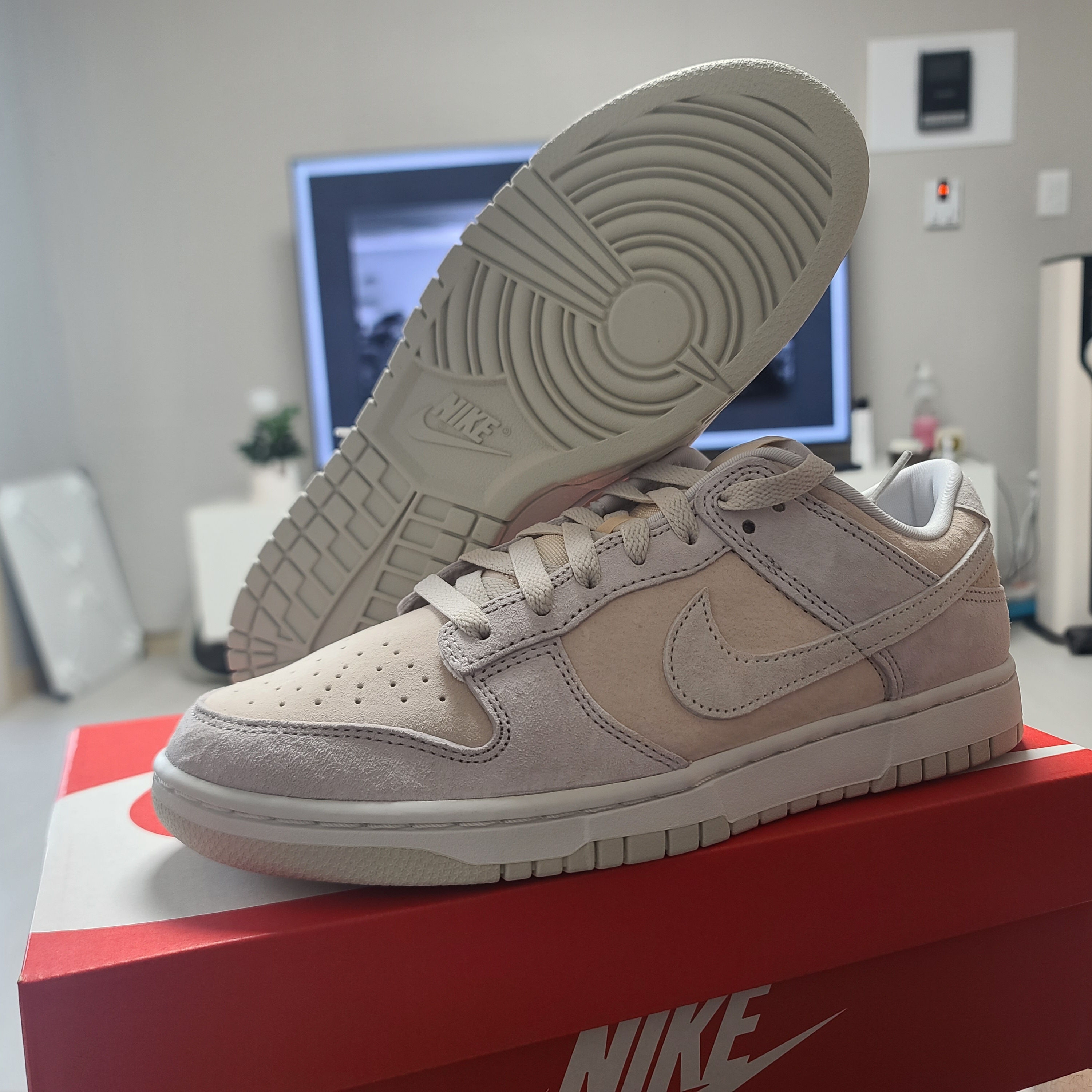 Nike Dunk Low Retro PRM Vast Grey 착용 스타일 - 2