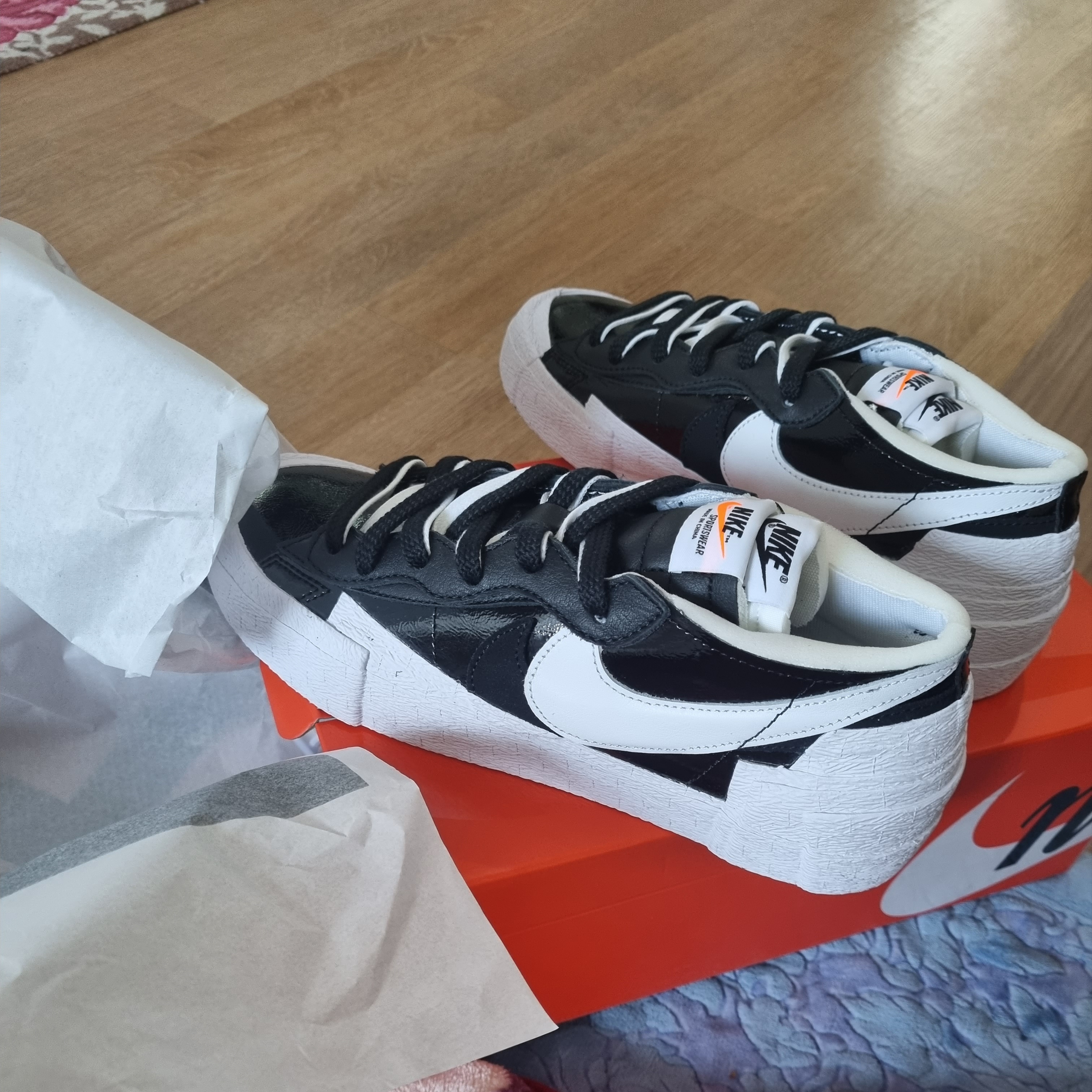 Nike x Sacai Blazer Low Black Patent Leather 착용 스타일