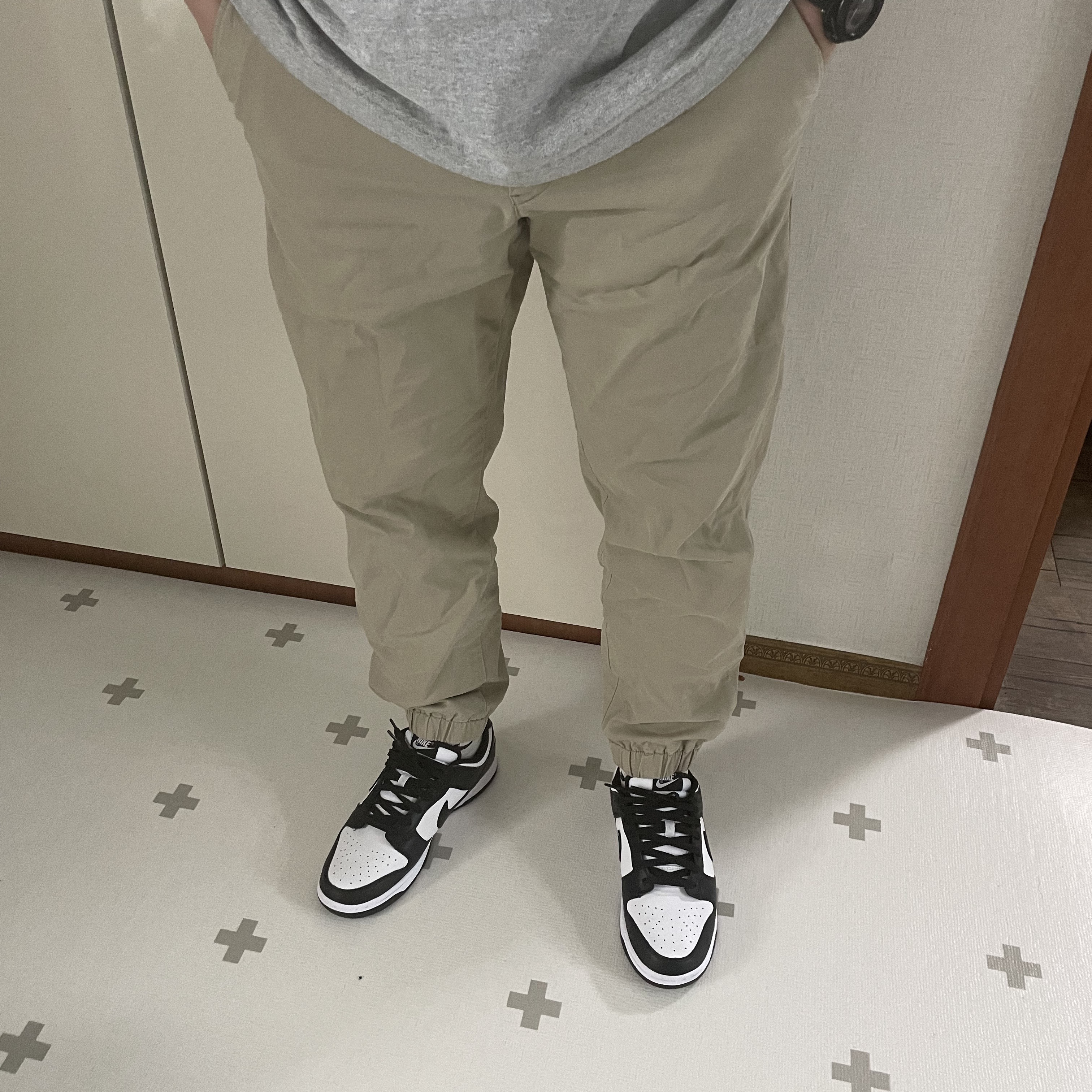 Nike x Sacai Blazer Low Black Patent Leather, Nike Dunk Low Retro Black 착용 스타일 - 2