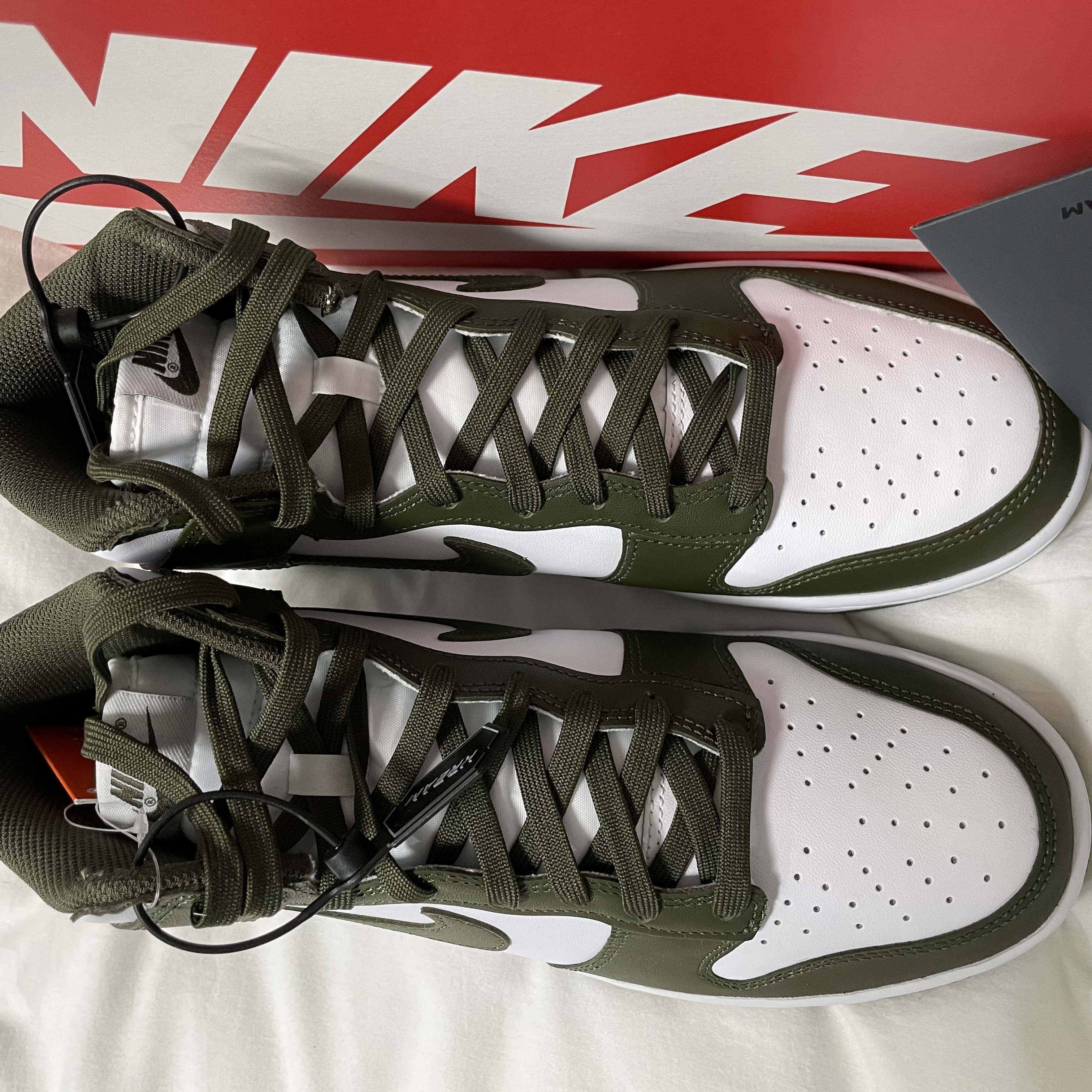 Nike Dunk High Retro Championship Khaki 착용 스타일 - 2