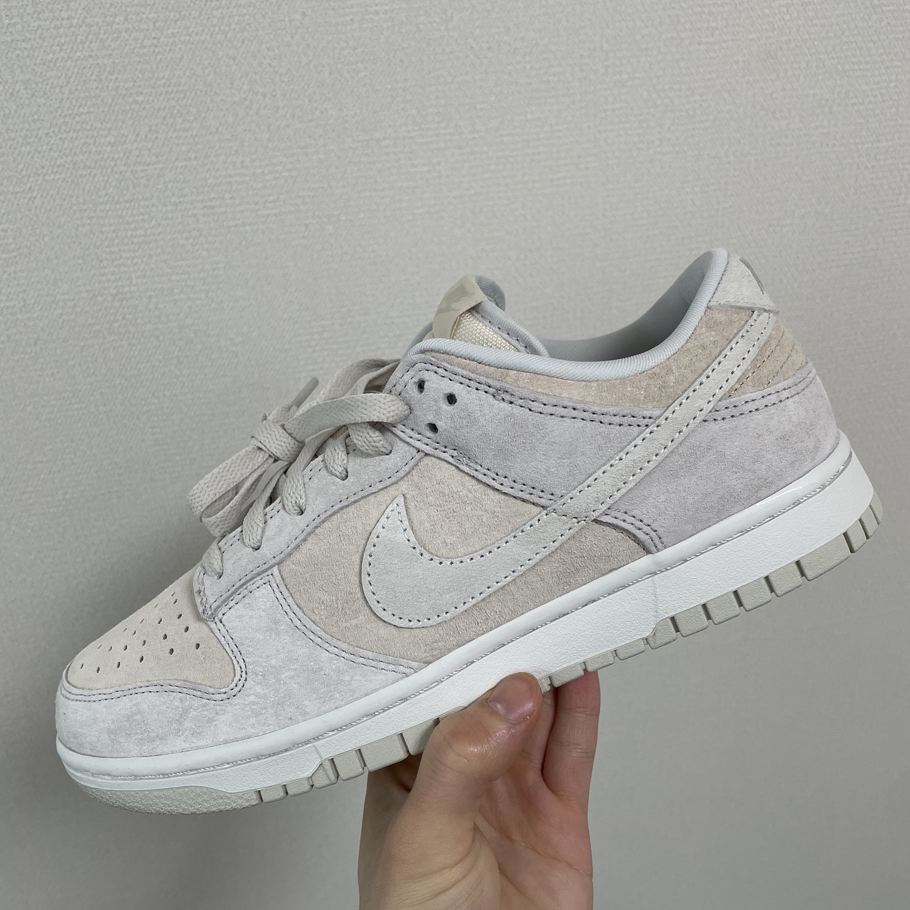 Nike Dunk Low Retro PRM Vast Grey 착용 스타일 - 1