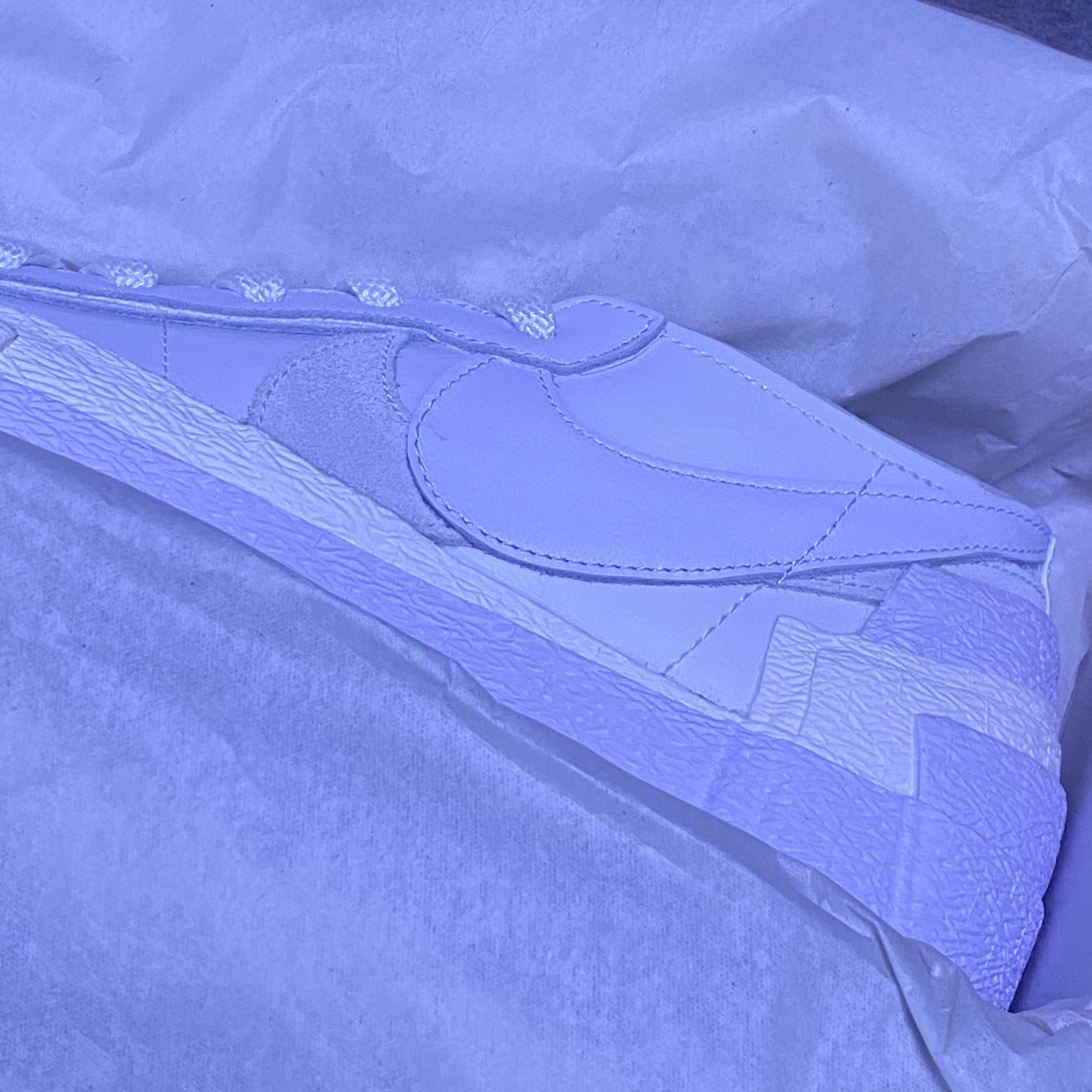 Nike x Sacai Blazer Low White Patent Leather 착용 스타일