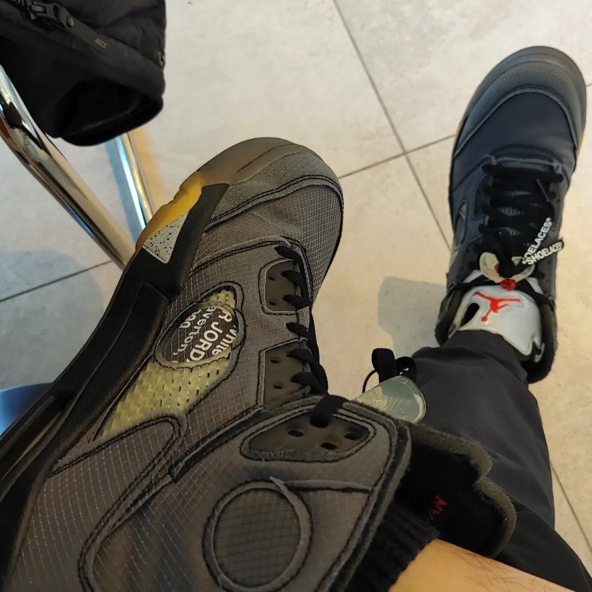 Jordan 5 x Off-White Retro SP Black Muslin 착용 스타일