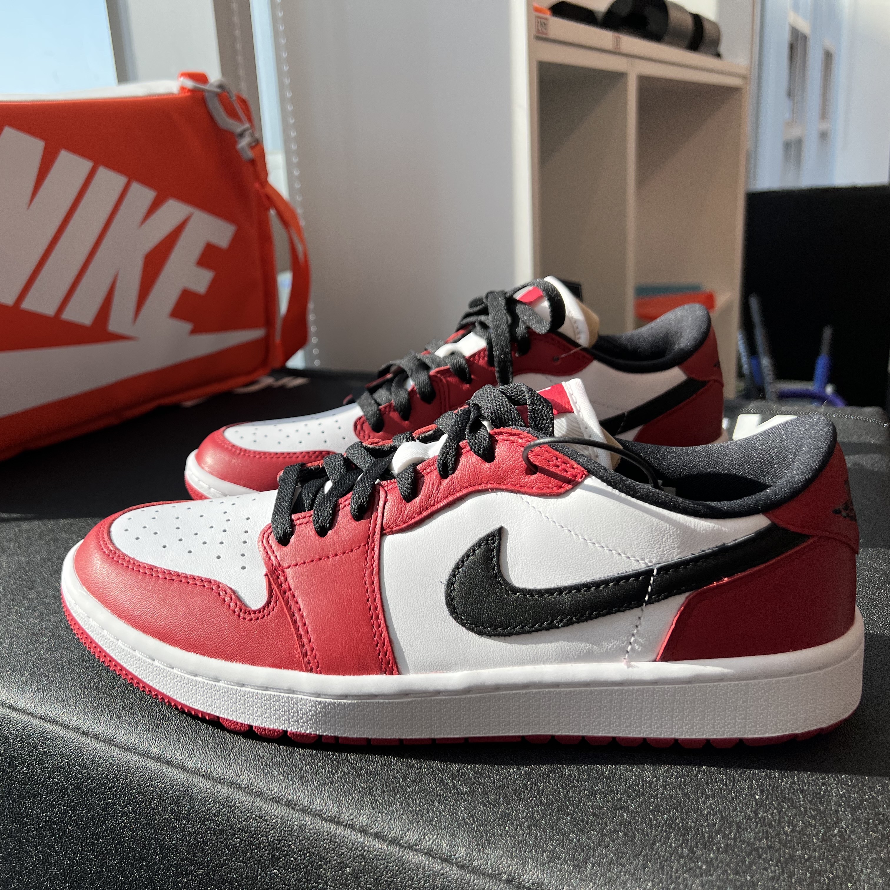 Jordan 1 Low Golf Chicago 착용 스타일 - 1