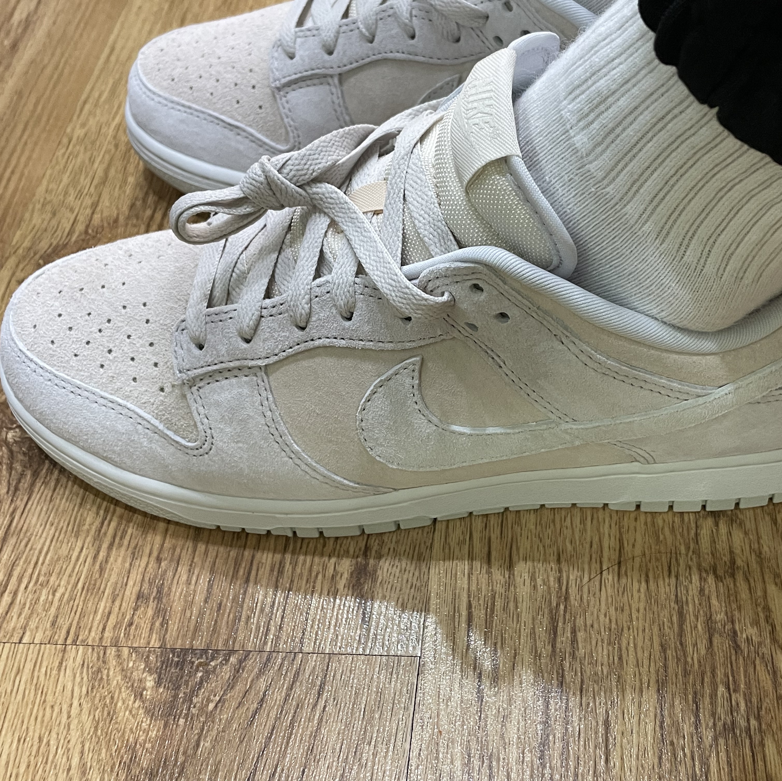 Nike Dunk Low Retro PRM Vast Grey 착용 스타일 - 2