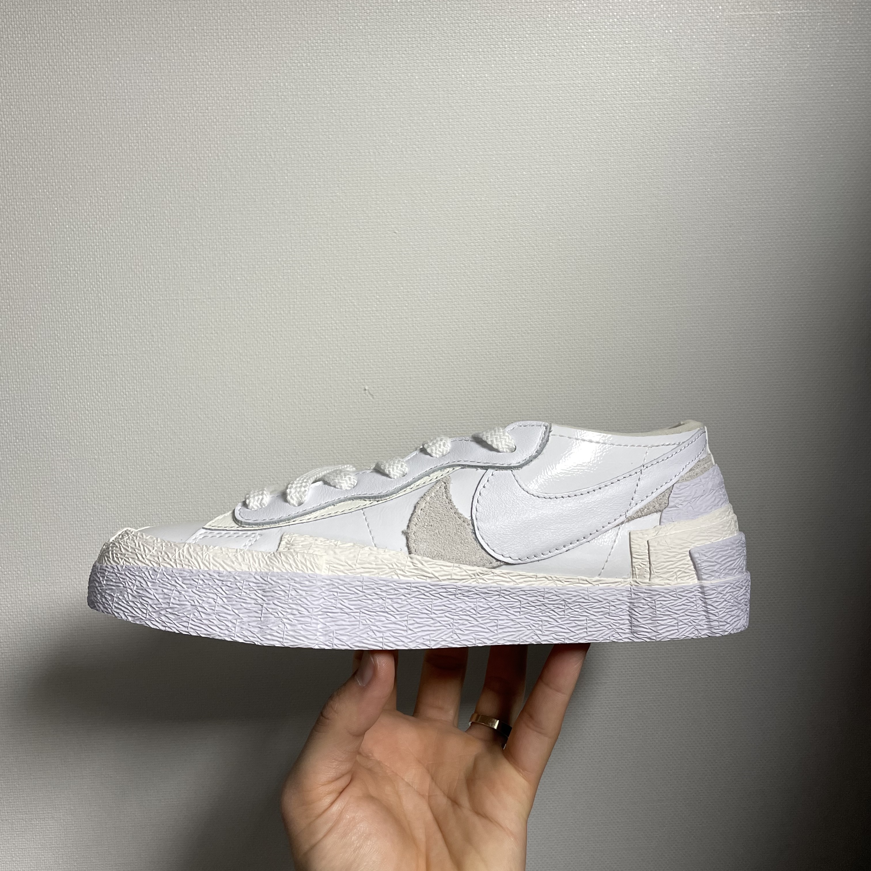 Nike x Sacai Blazer Low White Patent Leather 착용 스타일