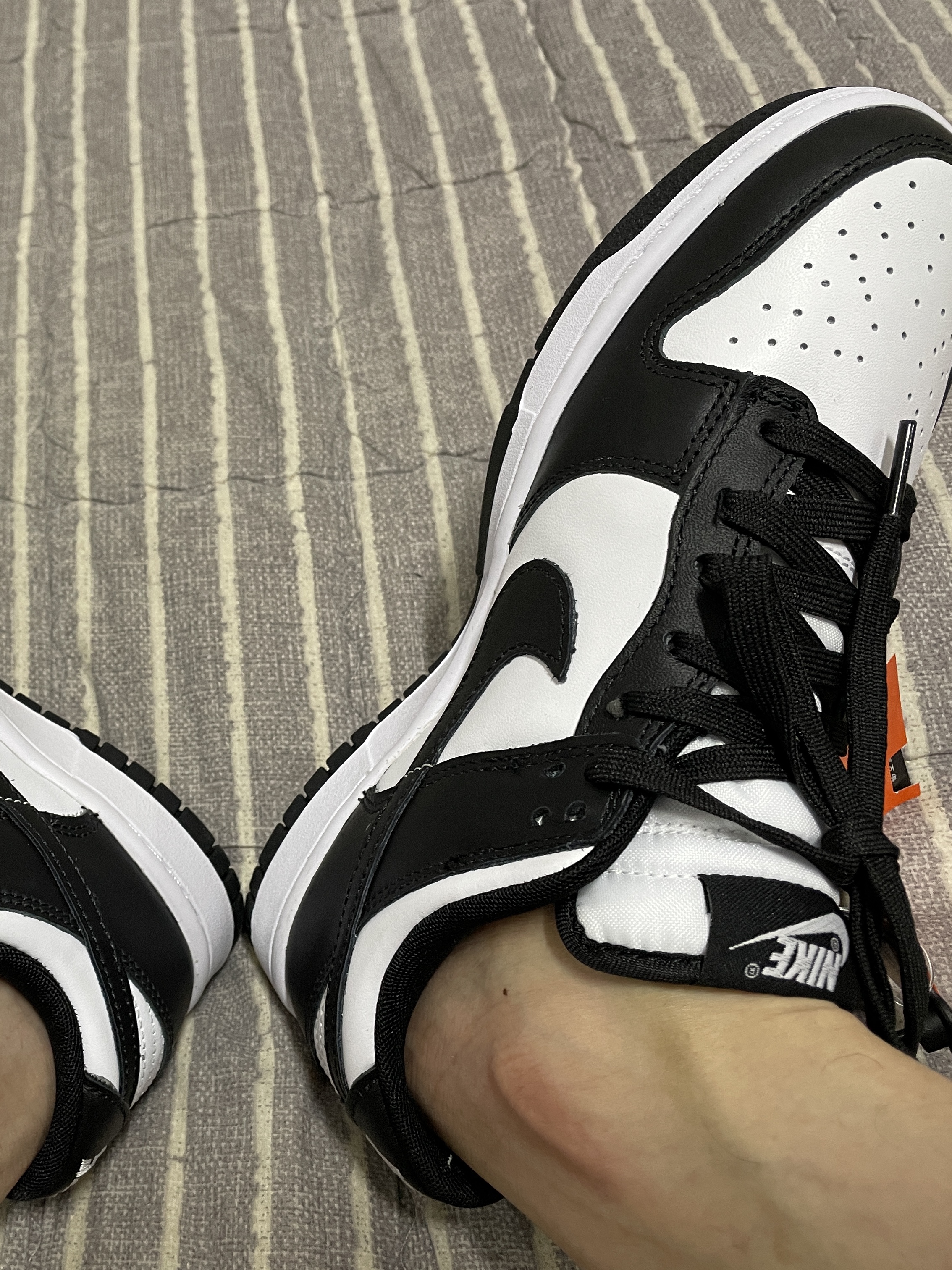 Nike Dunk Low Retro Black 착용 스타일 - 3