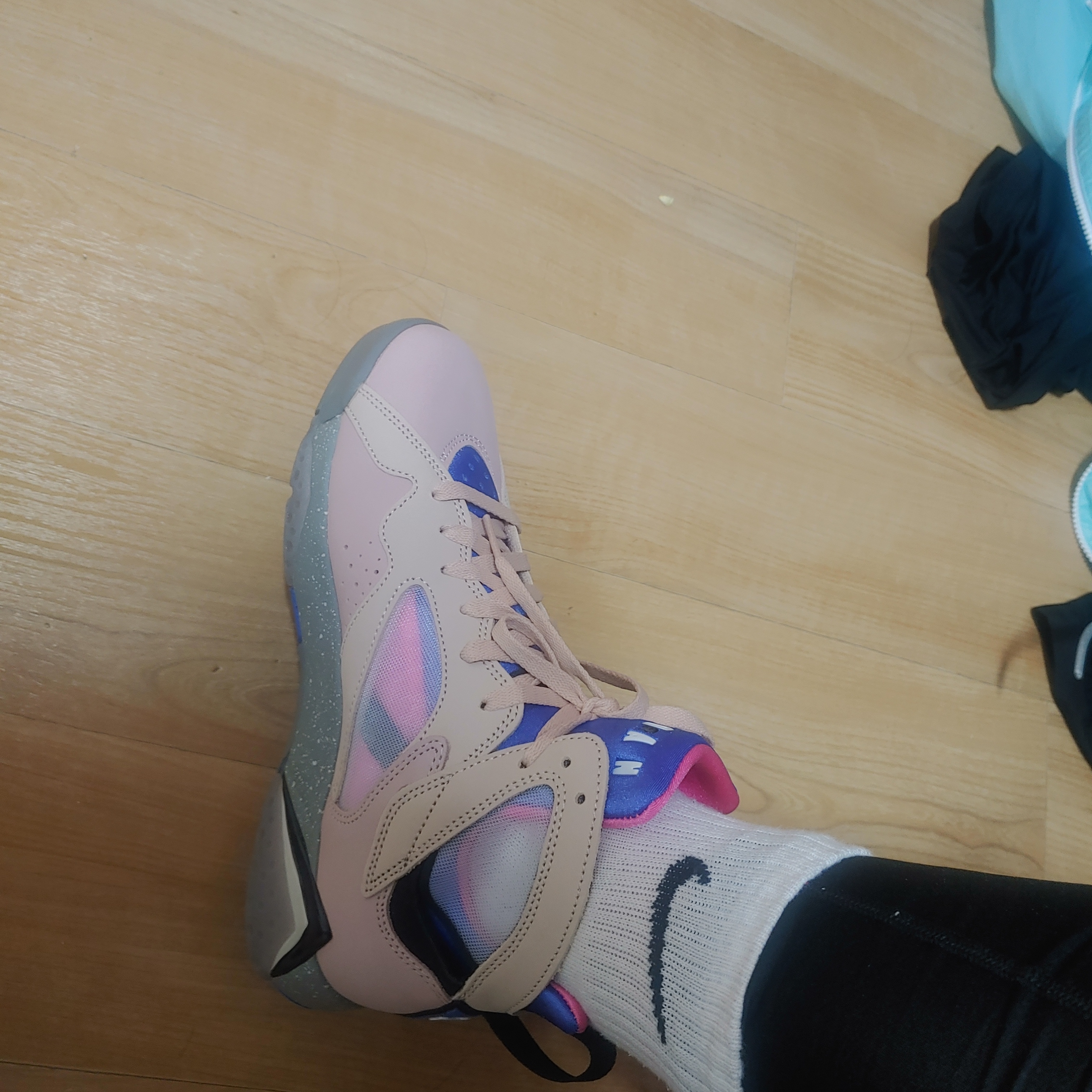 Jordan 7 Retro SE Sapphire 착용 스타일