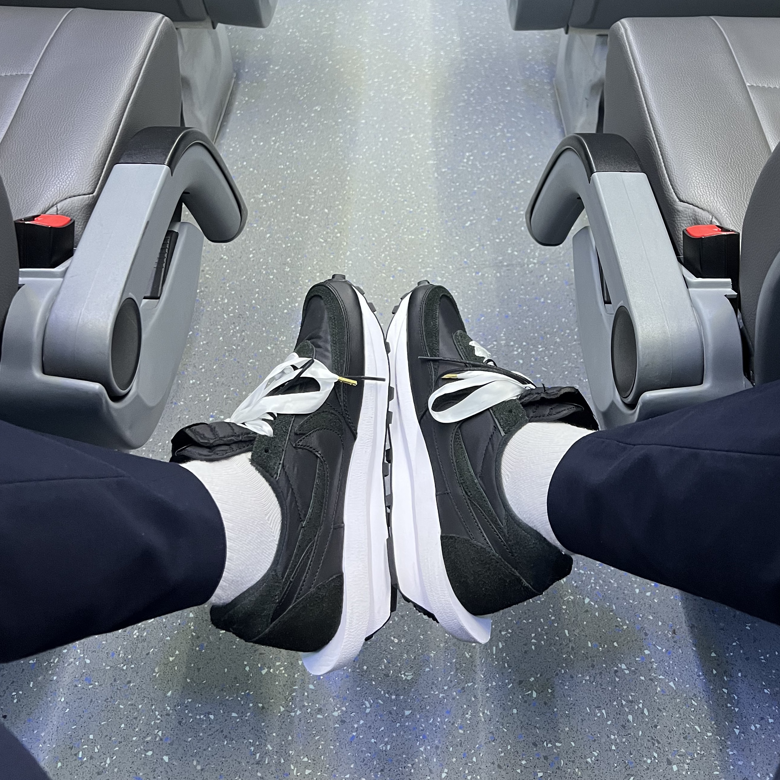 Nike x Sacai LDWaffle Black Nylon 착용 스타일 - 2