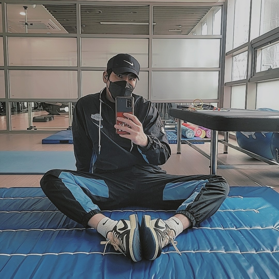 Jordan 1 x Travis Scott x Fragment Retro Low OG SP Military Blue 착용 스타일