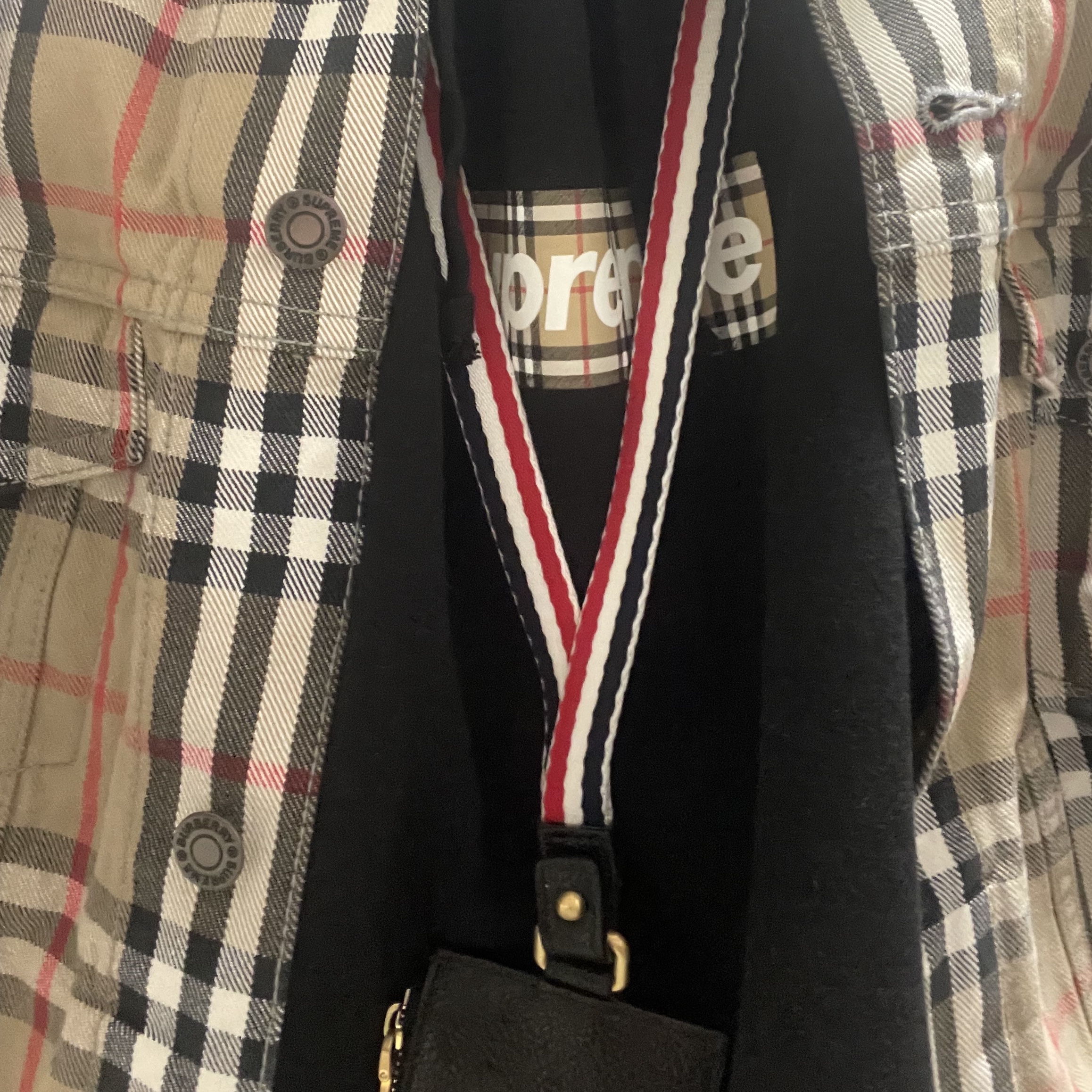 Supreme x Burberry Box Logo Hooded Sweatshirt Black - 22SS, Supreme x Burberry Denim Trucker Jacket Beige - 22SS 착용 스타일